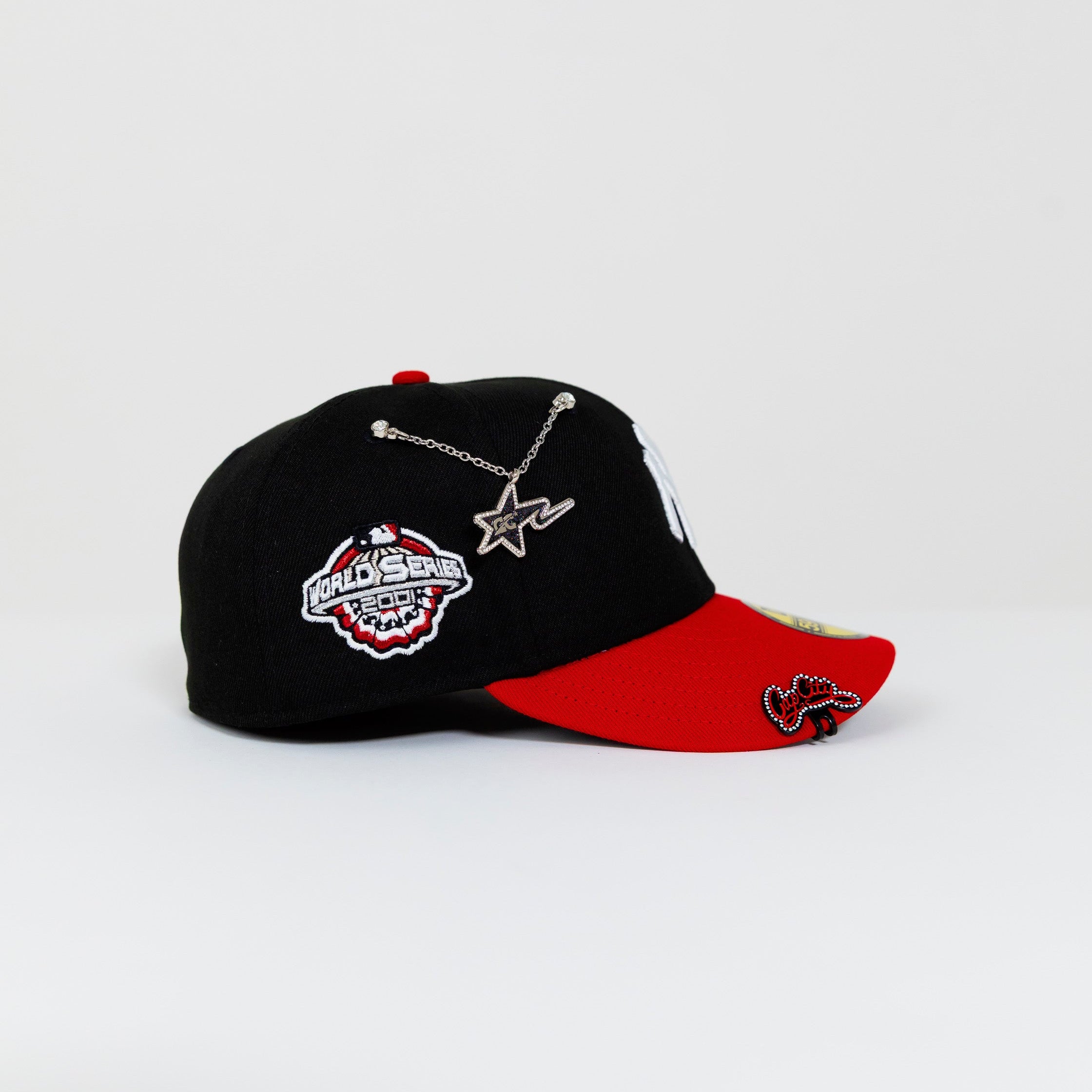 NEW ERA EXCLUSIVE 59FIFTY BLACK/ RED NEW YORK YANKEES W/ 2001 WORLD SERIES SIDE PATCH