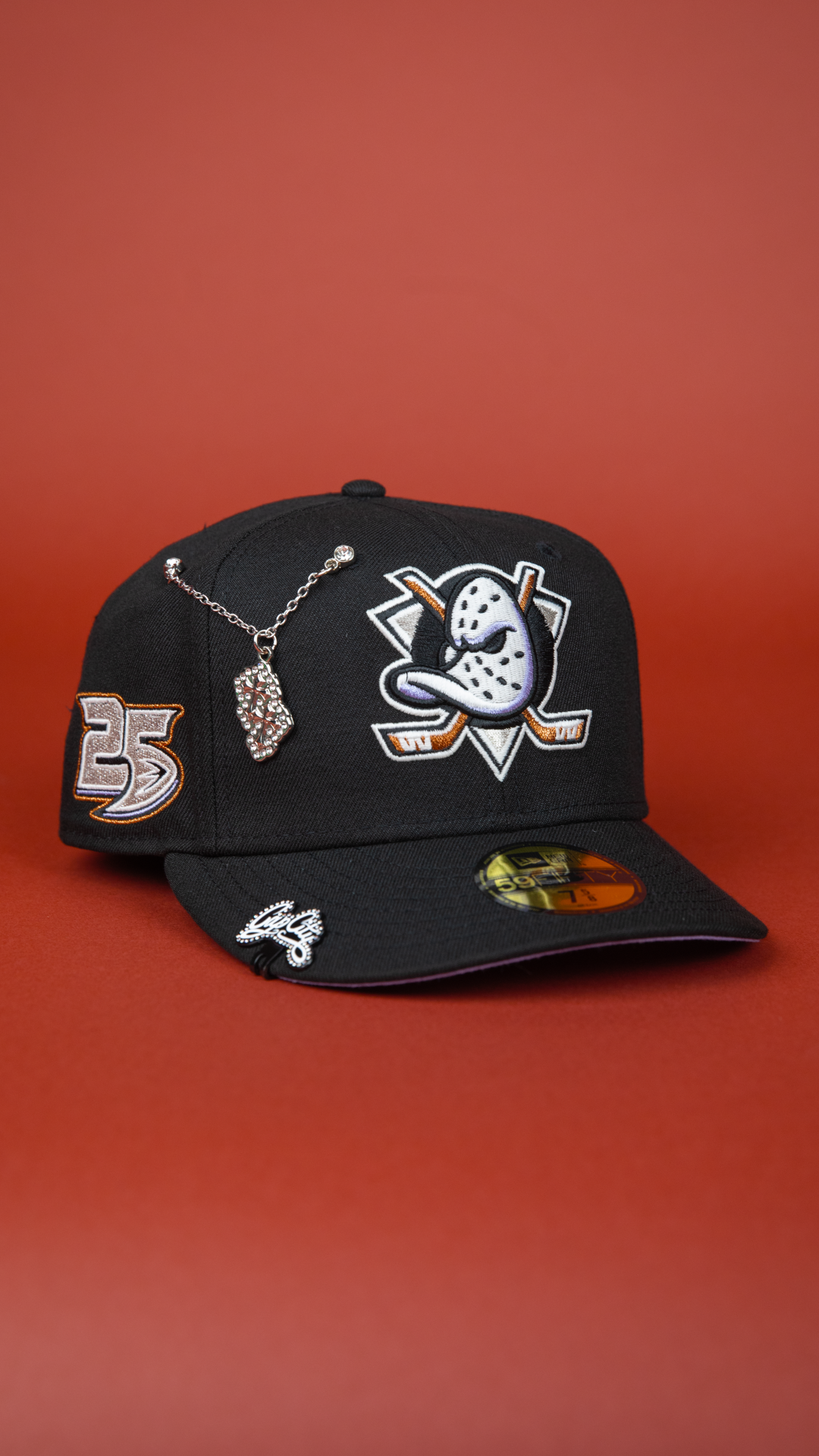 NEW ERA 59FIFTY BLACK ANAHEIM DUCKS W/ 25TH ANNIVERSARY SIDE PATCH
