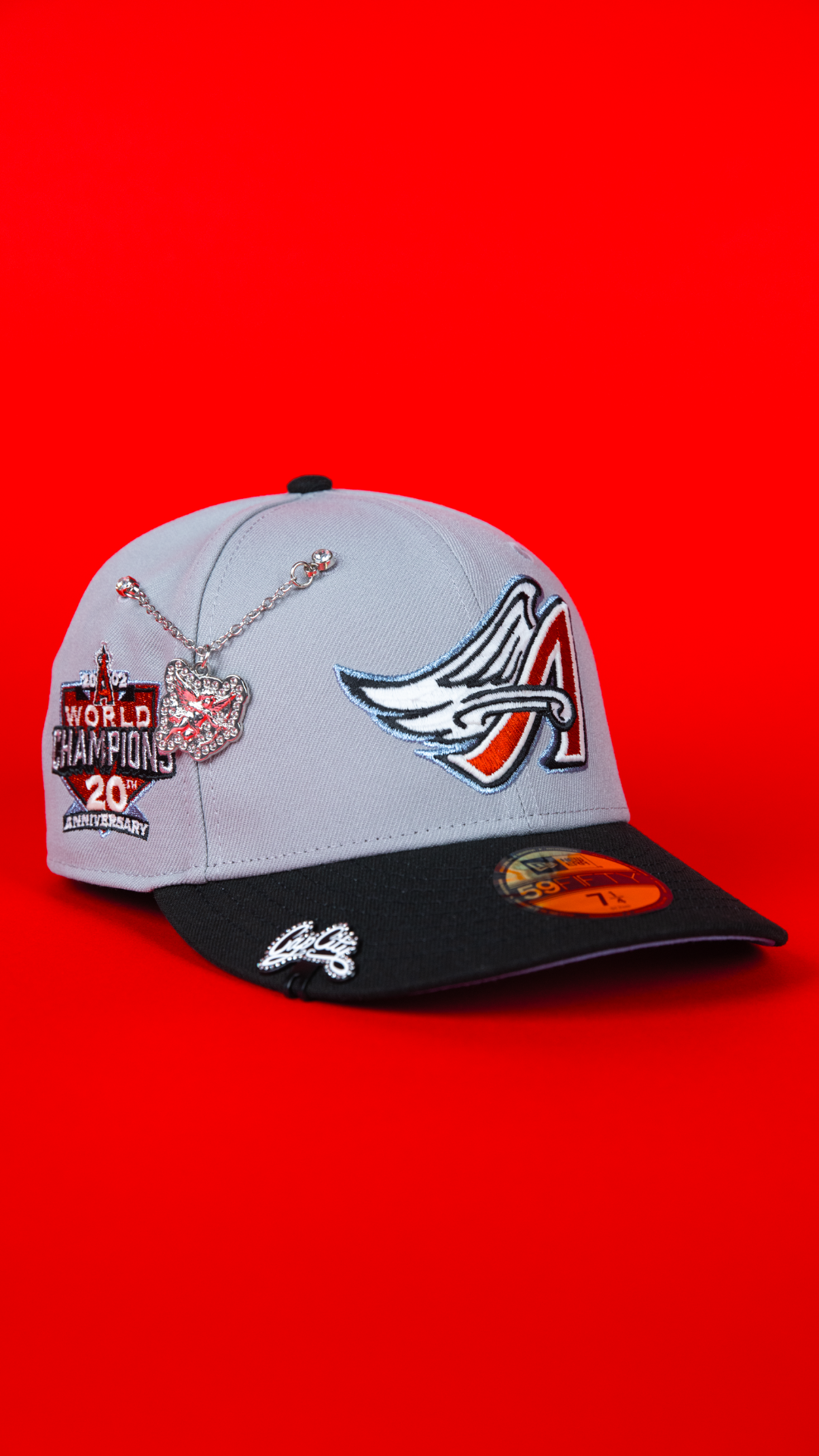 NEW ERA EXCLUSIVE 59FIFTY GREY/ BLACK ANAHEIM ANGELS W/ 2002 WORLD SERIES CHAMPIONS SIDE PATCH