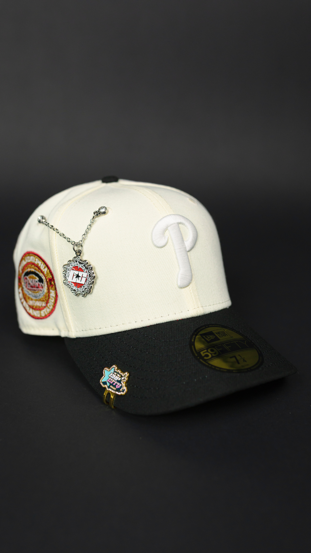 NEW ERA EXCLUSIVE 59FIFTY CHROME/ BLACK PHILADELPHIA PHILLIES W/ VETERANS STADIUM SIDE PATCH