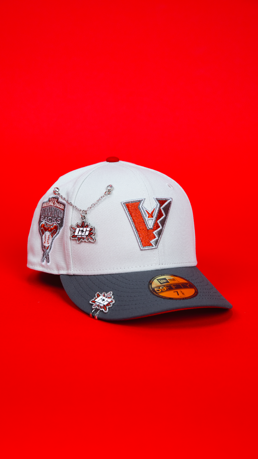 EXCLUSIVO NEW ERA 59FIFTY CHROME BLANCO/VERDE OLIVA ARIZONA DIAMONDBACKS CON PARCHE DE TEMPORADA INAUGURAL 1998