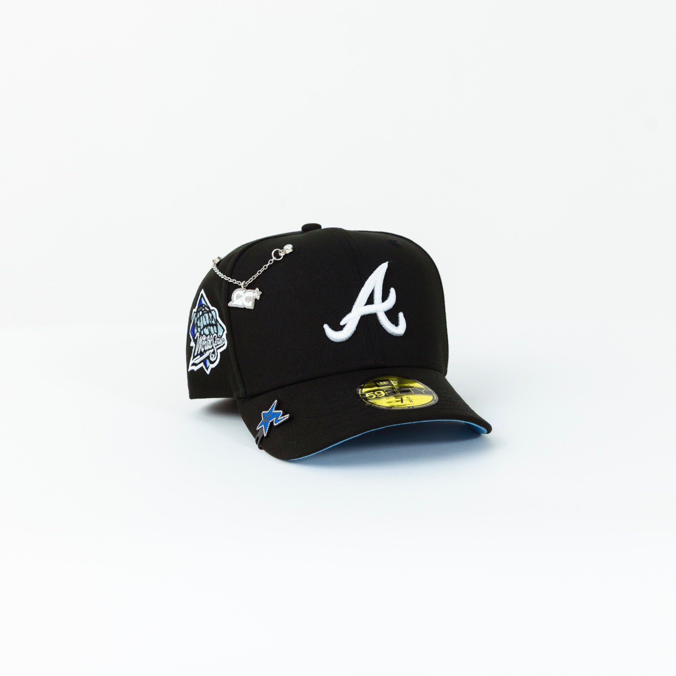 NEW ERA 59FIFTY BLACK ATLANTA BRAVES W/ 1999 WORLD SERIES SIDE PATCH