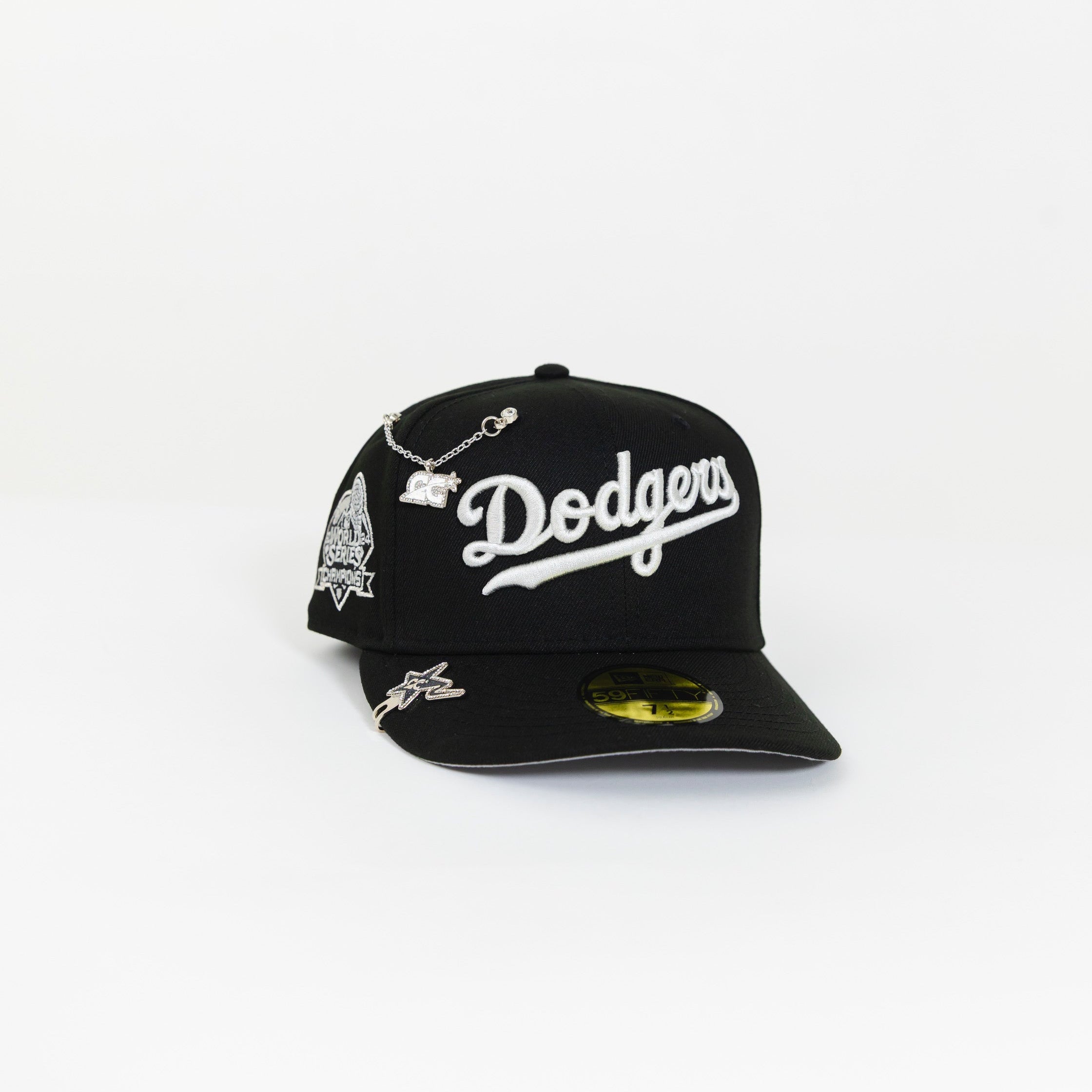 NEW ERA 59FIFTY BLACK LOS ANGELES DODGERS SCRIPT W/ 2024 WORLD SERIERS CHAMPIONS SIDE PATCH