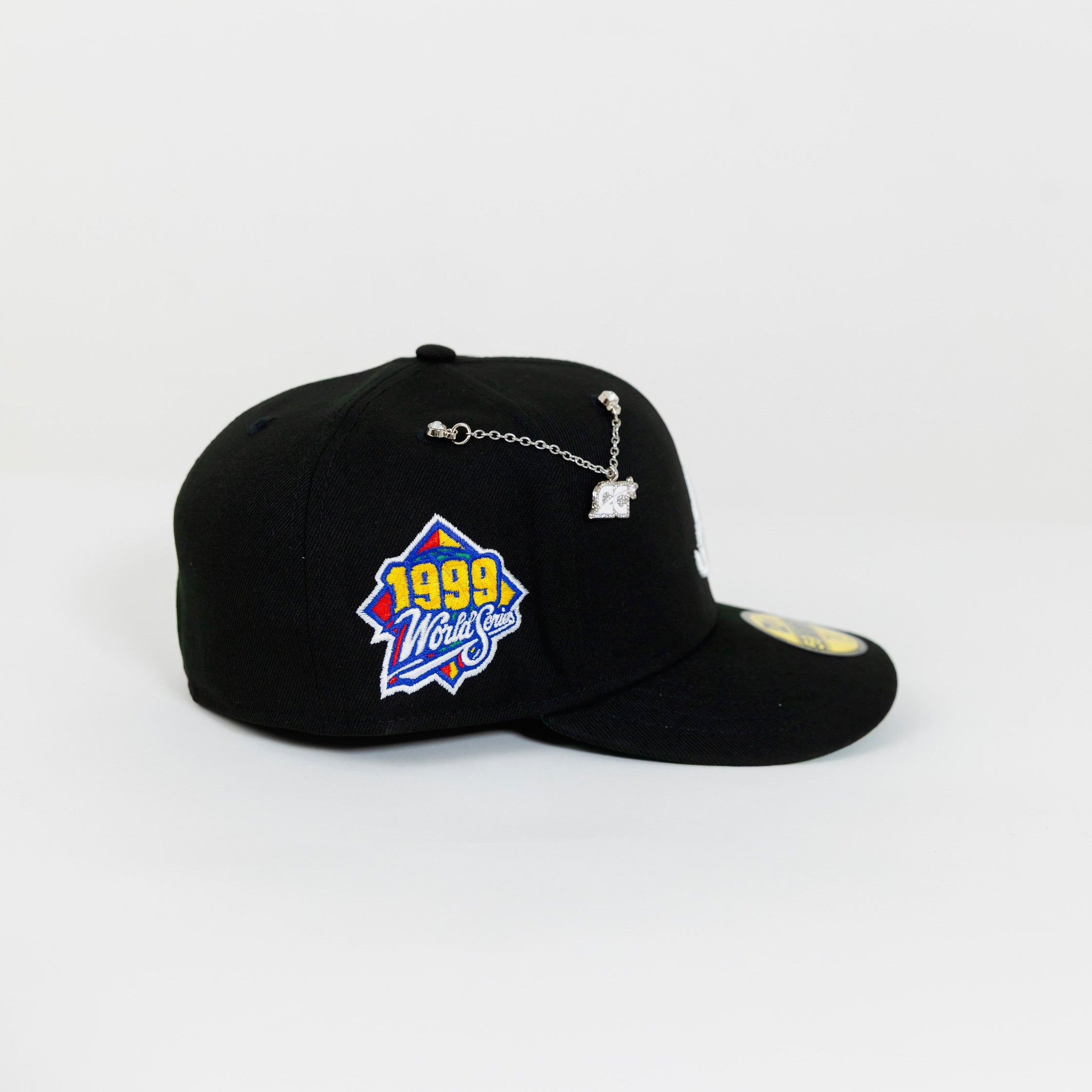 NEW ERA 59FIFTY BLACK ATLANTA BRAVES W/ 1999 WORLD SERIES SIDE PATCH