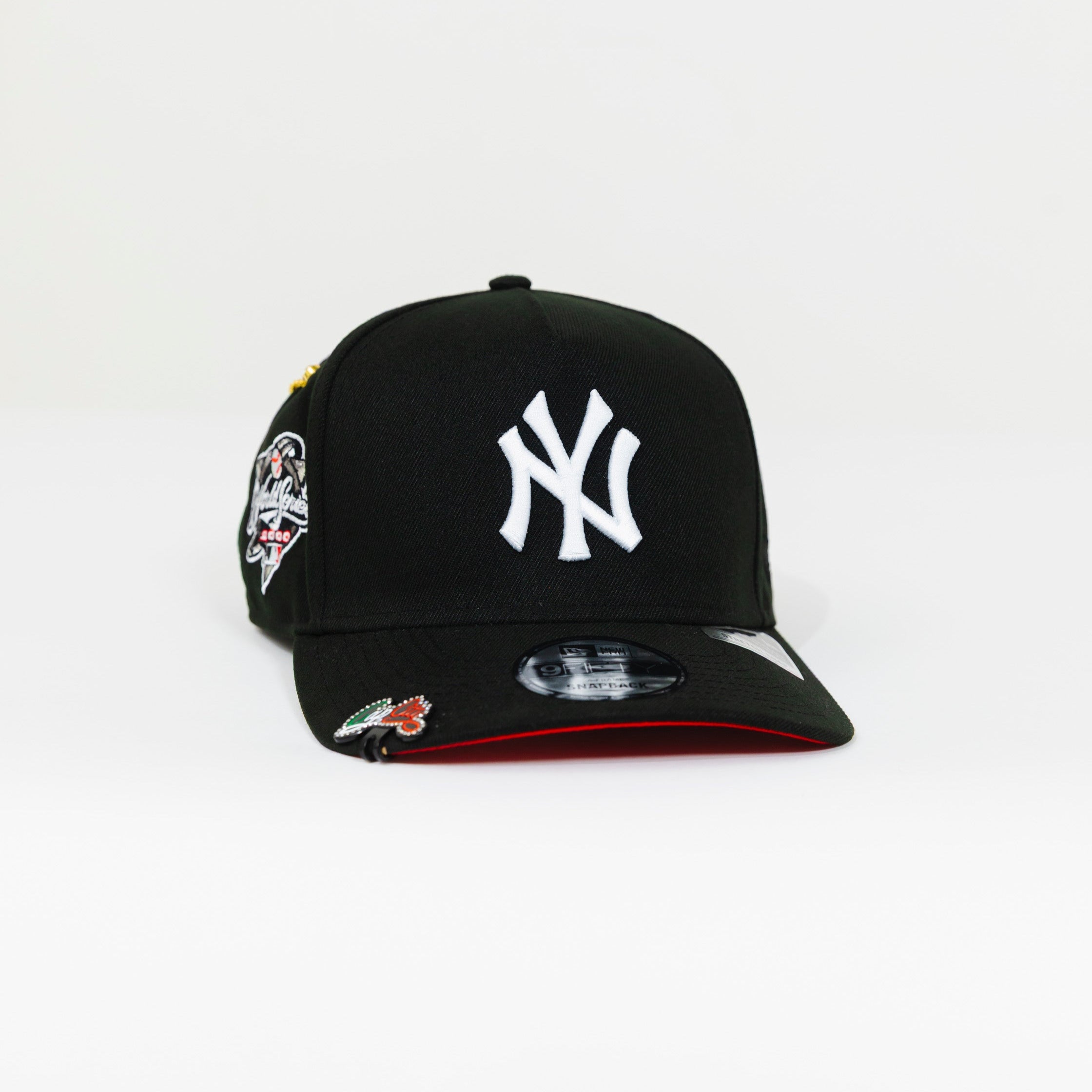 NEW ERA EXCLUSIVE 9FIFTY A-FRAME BLACK NEW YORK YANKEES SNAPBACK W/ 2000 WORLD SERIES SIDE PATCH