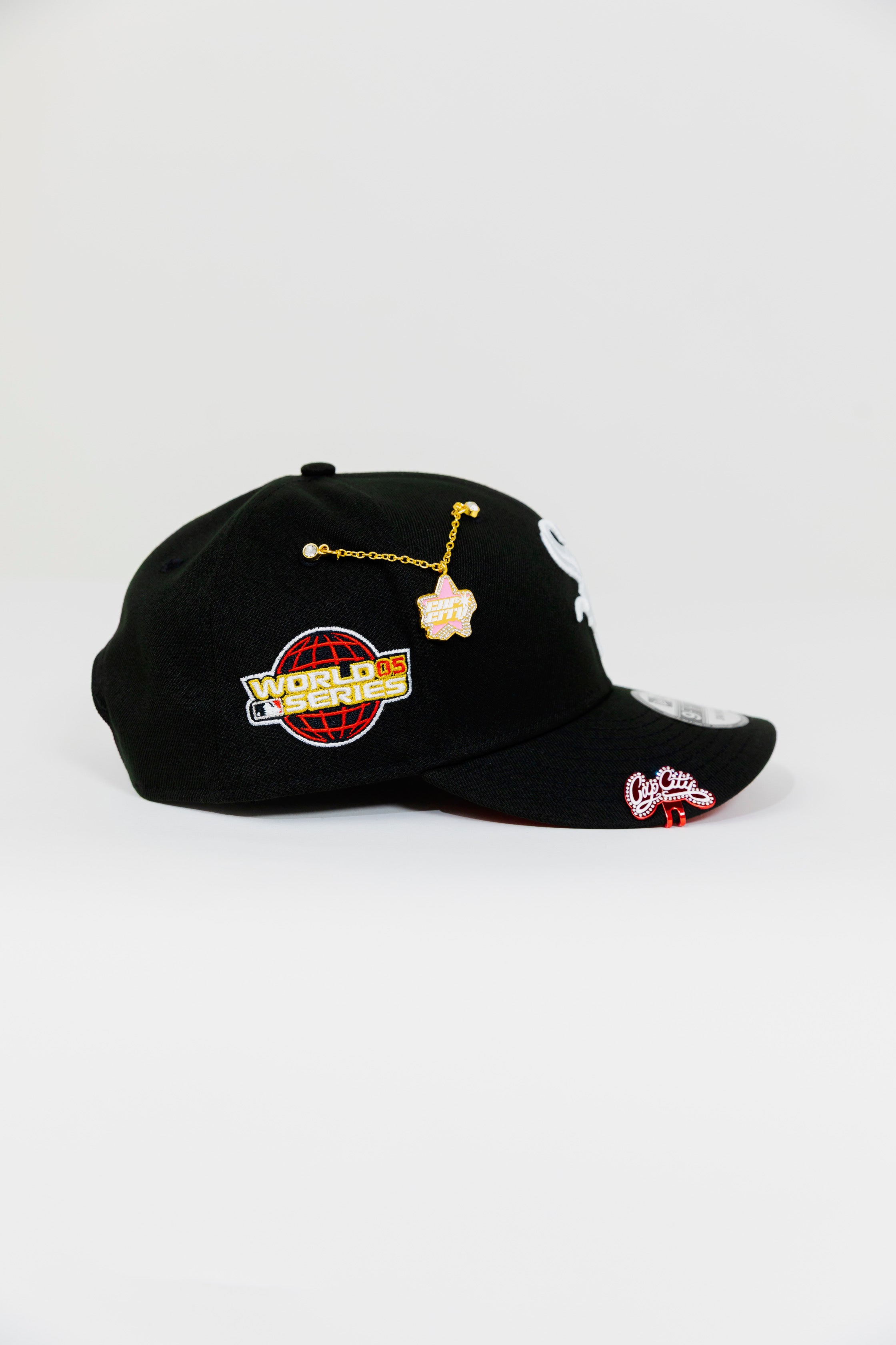 NEW ERA EXCLUSIVE 9FIFTY BLACK CHICAGO WHITE SOX SNAPBACK W/ 2005 WORLD SERIES SIDE PATCH