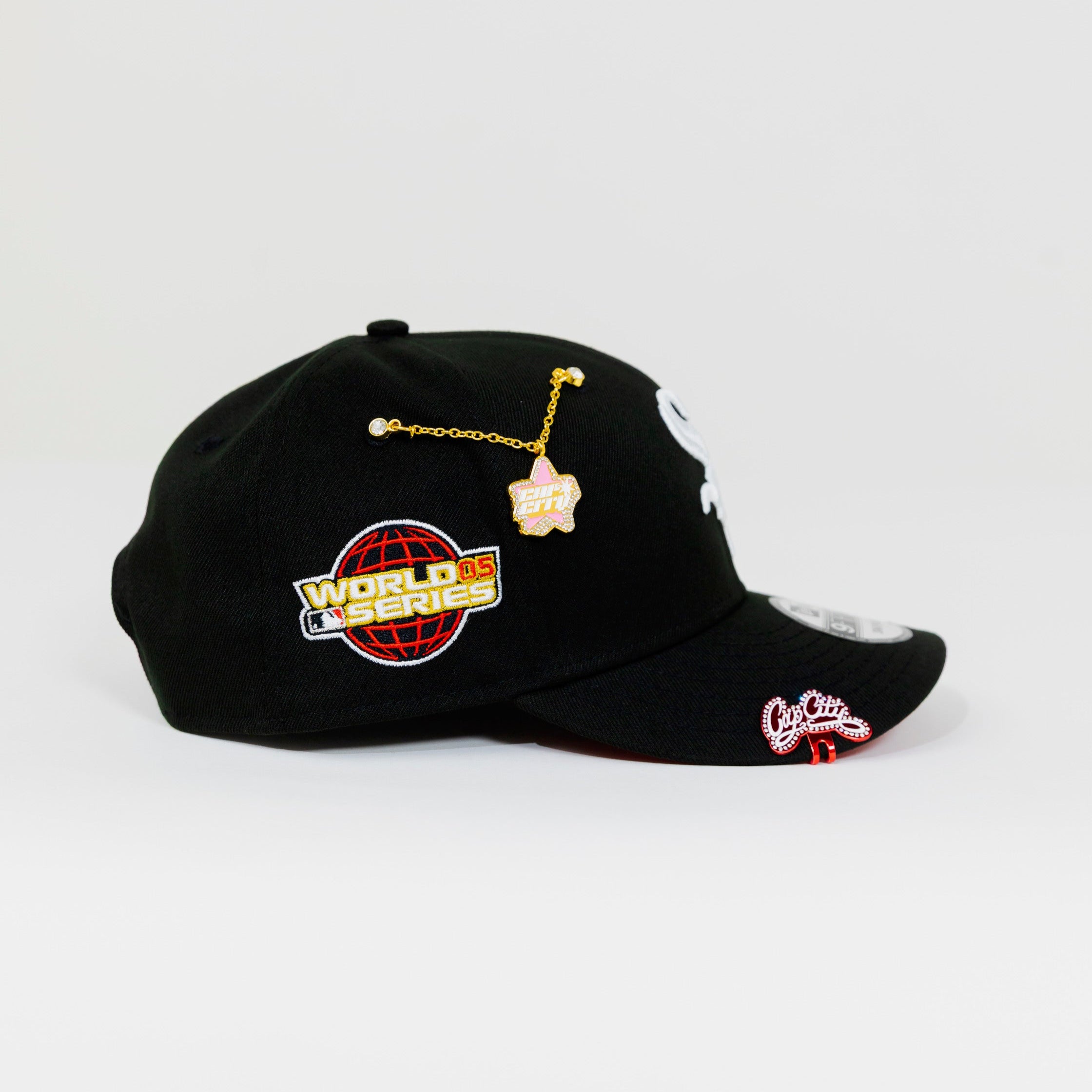 NEW ERA EXCLUSIVE 9FIFTY BLACK CHICAGO WHITE SOX SNAPBACK W/ 2005 WORLD SERIES SIDE PATCH