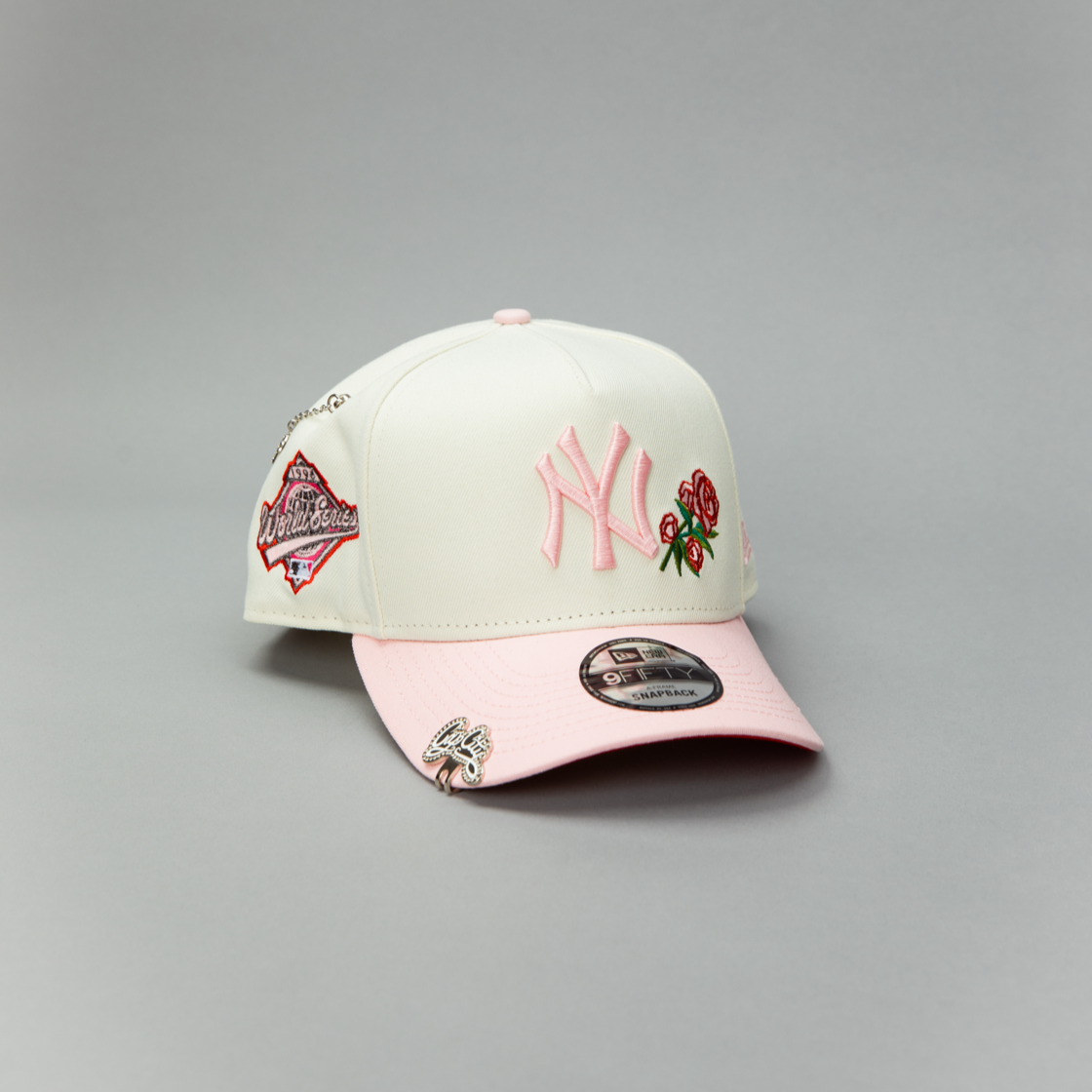 NEW ERA EXCLUSIVE 9FIFTY A-FRAME CHROME/ PINK NEW YORK YANKEES SNAPBACK W/ ROSES + 1997 WORLD SERIES SIDE PATCH