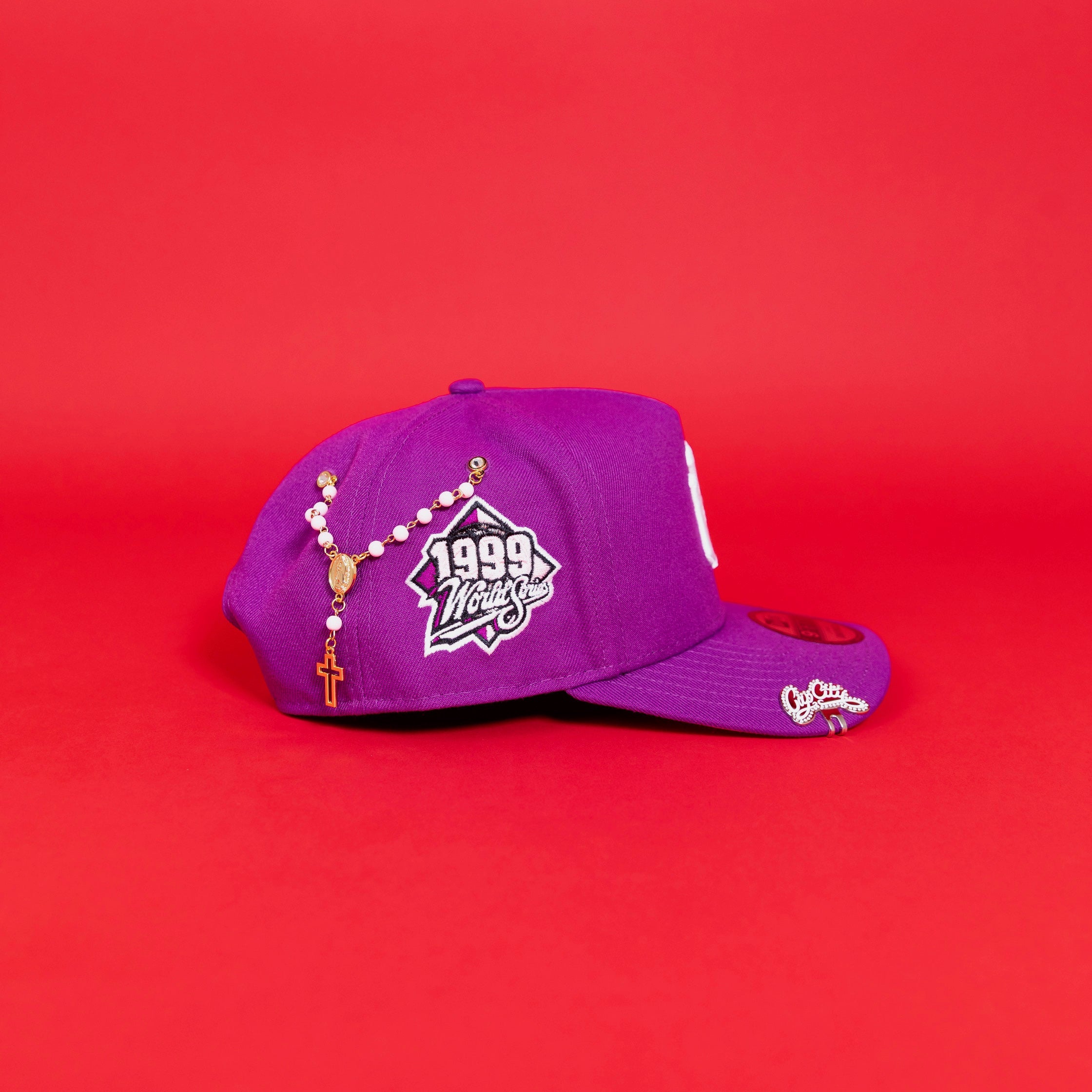 NEW ERA EXCLUSIVE 9FIFTY A-FRAME PURPLE NEW YORK YANKEES SNAPBACK W/ PINK HEART + 1999 WORLD SERIES SIDE PATCH