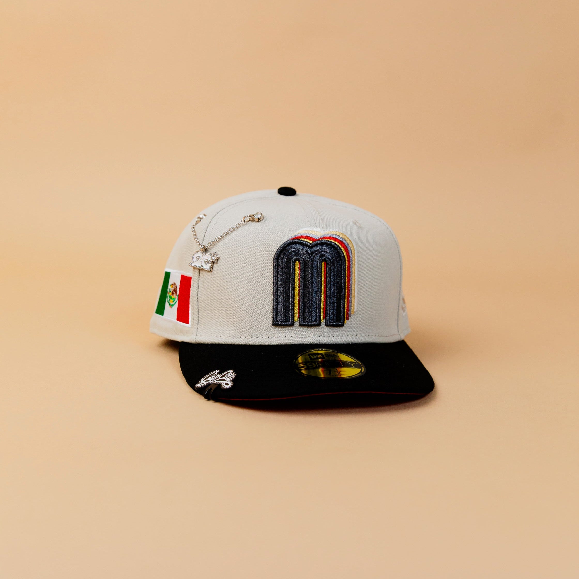 NEW ERA EXCLUSIVE 59FIFTY LIGHT GREY/ BLACK MEXICO W/ MEXICO FALG SIDE PATCH