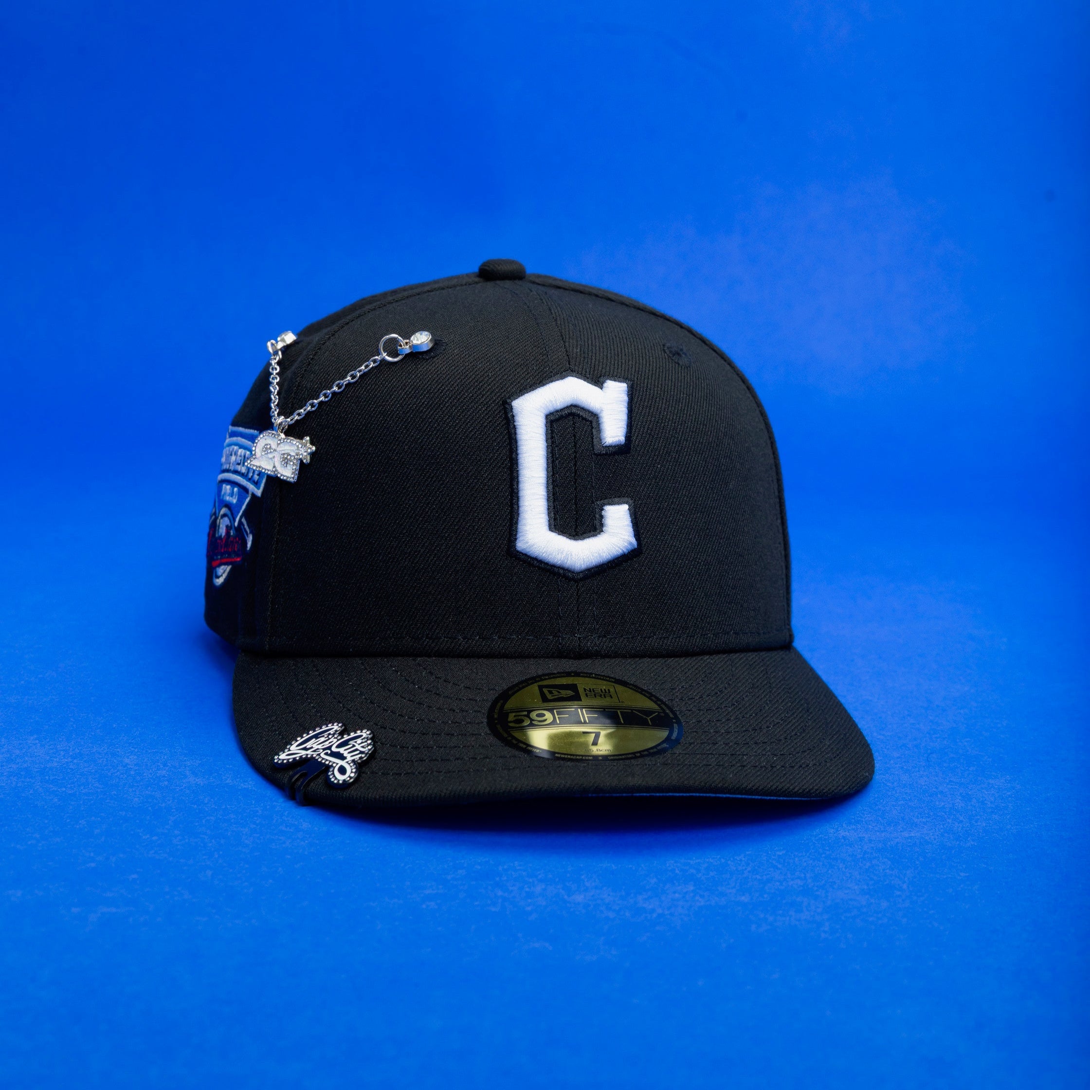 NEW ERA EXCLUSIVE 59FIFTY BLACK CLEVELAND GUARDIANS W/ "PROGRESSIVE FIELD" SIDE PATCH