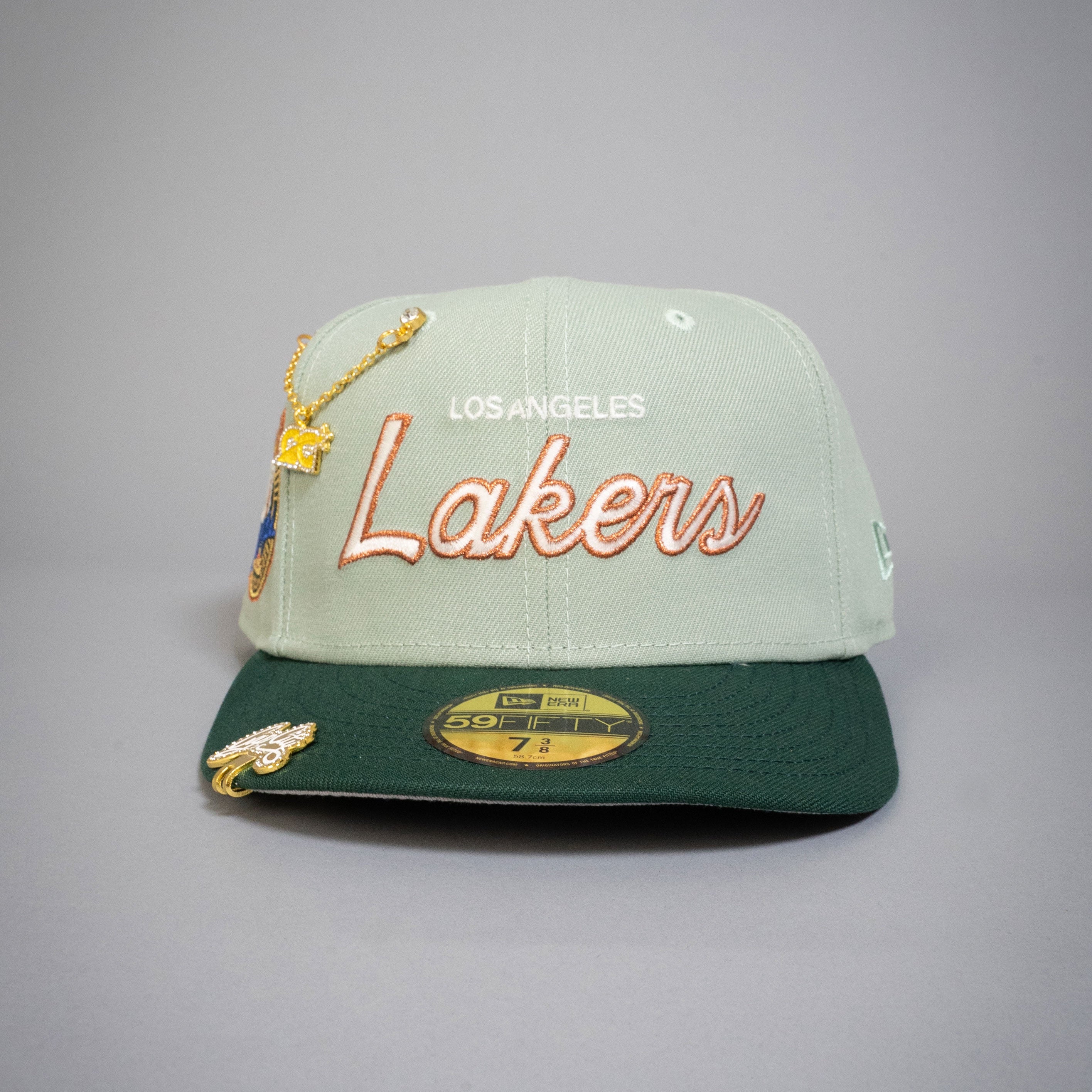 NEW ERA EXCLUSIVE 59FIFTY MINT/ GREEN LOS ANGELES LAKERS SCRIPT W/ 17X CHAMPIONS SIDE PATCH