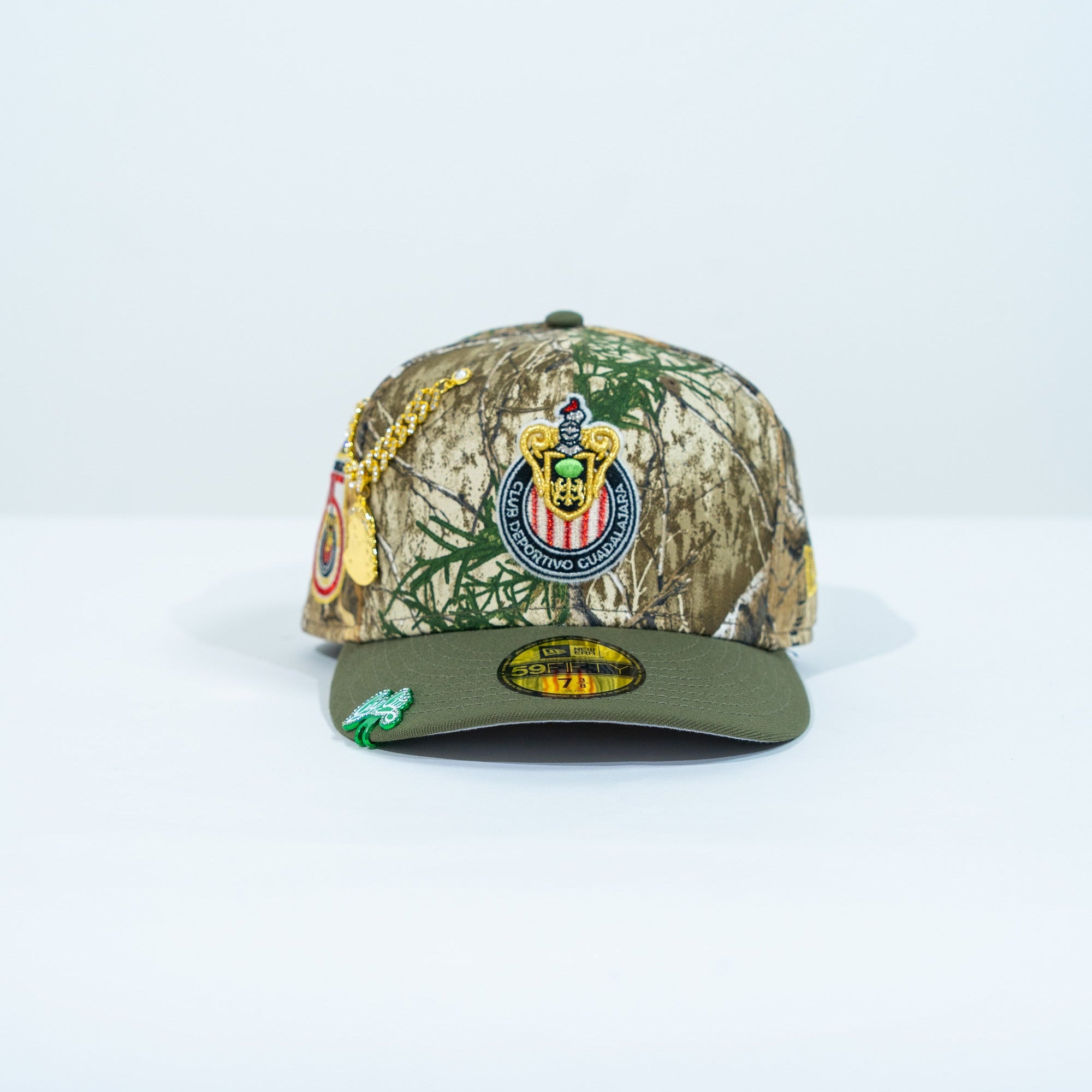 NEW ERA EXCLUSIVE 59FIFTY REALTREE/ OLIVE "CHIVAS DE GUADALAJARA" W/ 115 ANNIVERSARY SIDE PATCH
