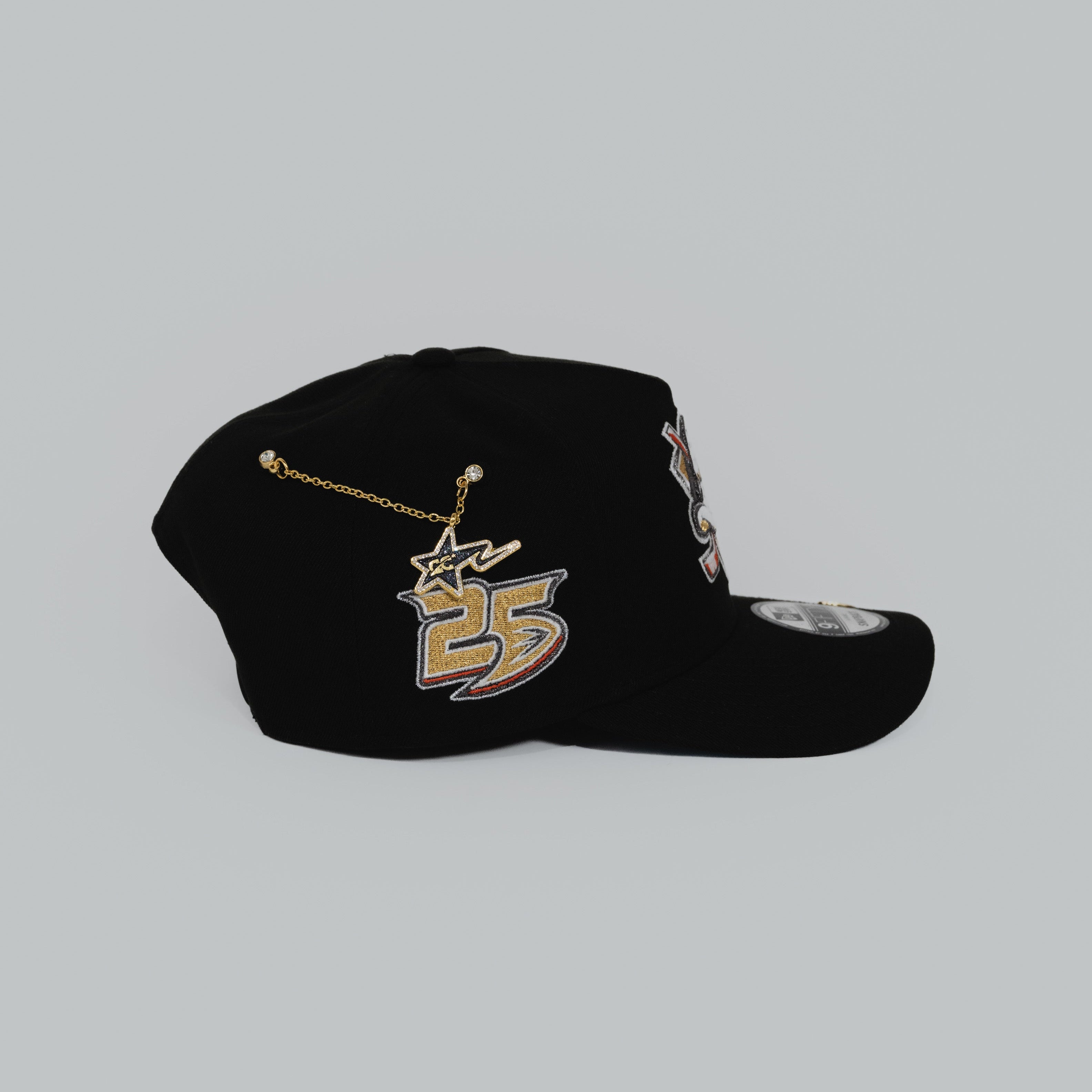 NEW ERA EXCLUSIVE 9FIFTY A-FRAME BLACK ANAHEIM DUCKS SNAPBACK W/ 25TH AMMIVERSARY SIDE PATCH