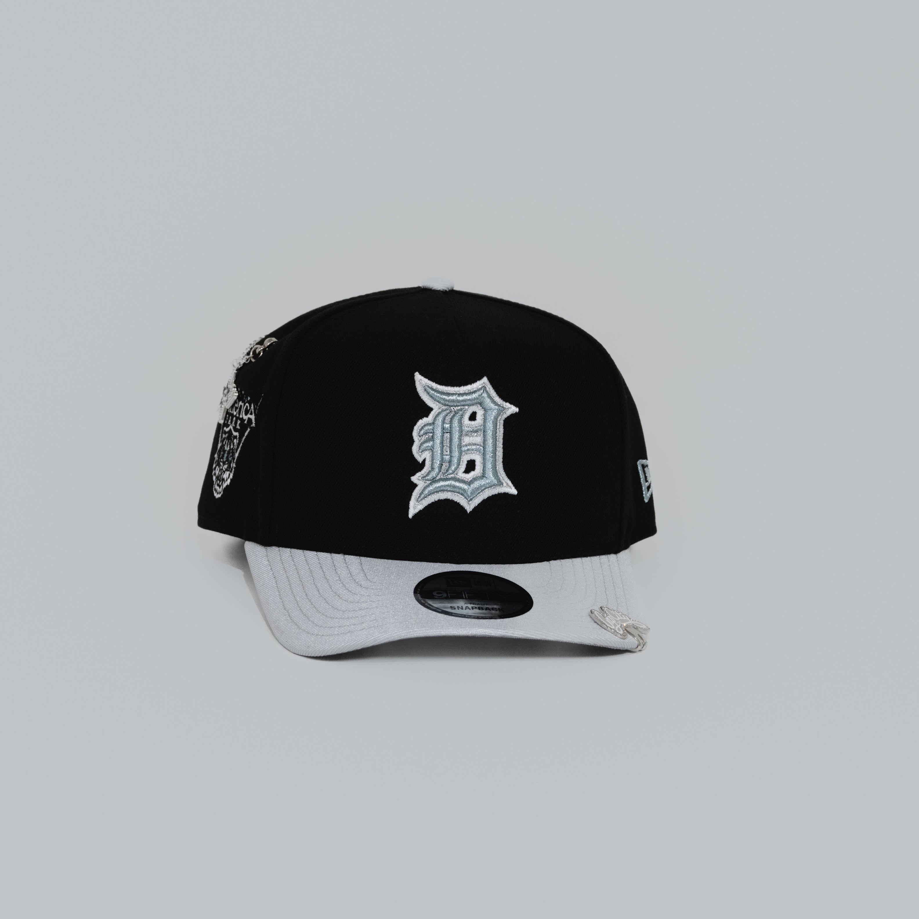 NEW ERA EXCLUSIVE 9FIFTY A-FRAME BLACK/ SILVER DETROIT TIGERS SNAPBACK W/ COMERICA PARK SIDE PATCH