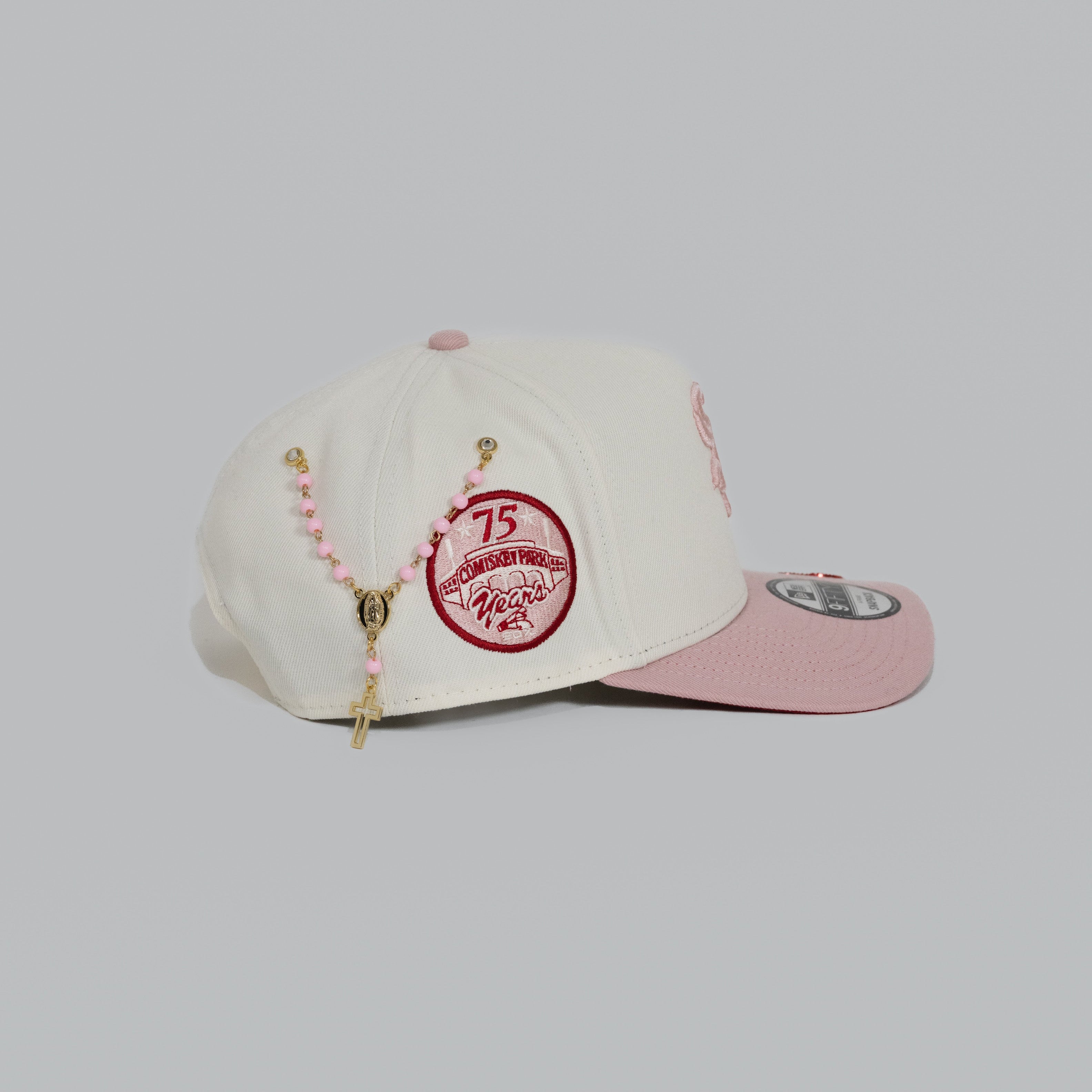 NEW ERA EXCLUSIVE 9FIFTY A-FRAME CHROME/ SOFT PINK CHICAGO WHITE SOX W/ ROSES + 75TH ANNIVERSARY SIDE PATCH