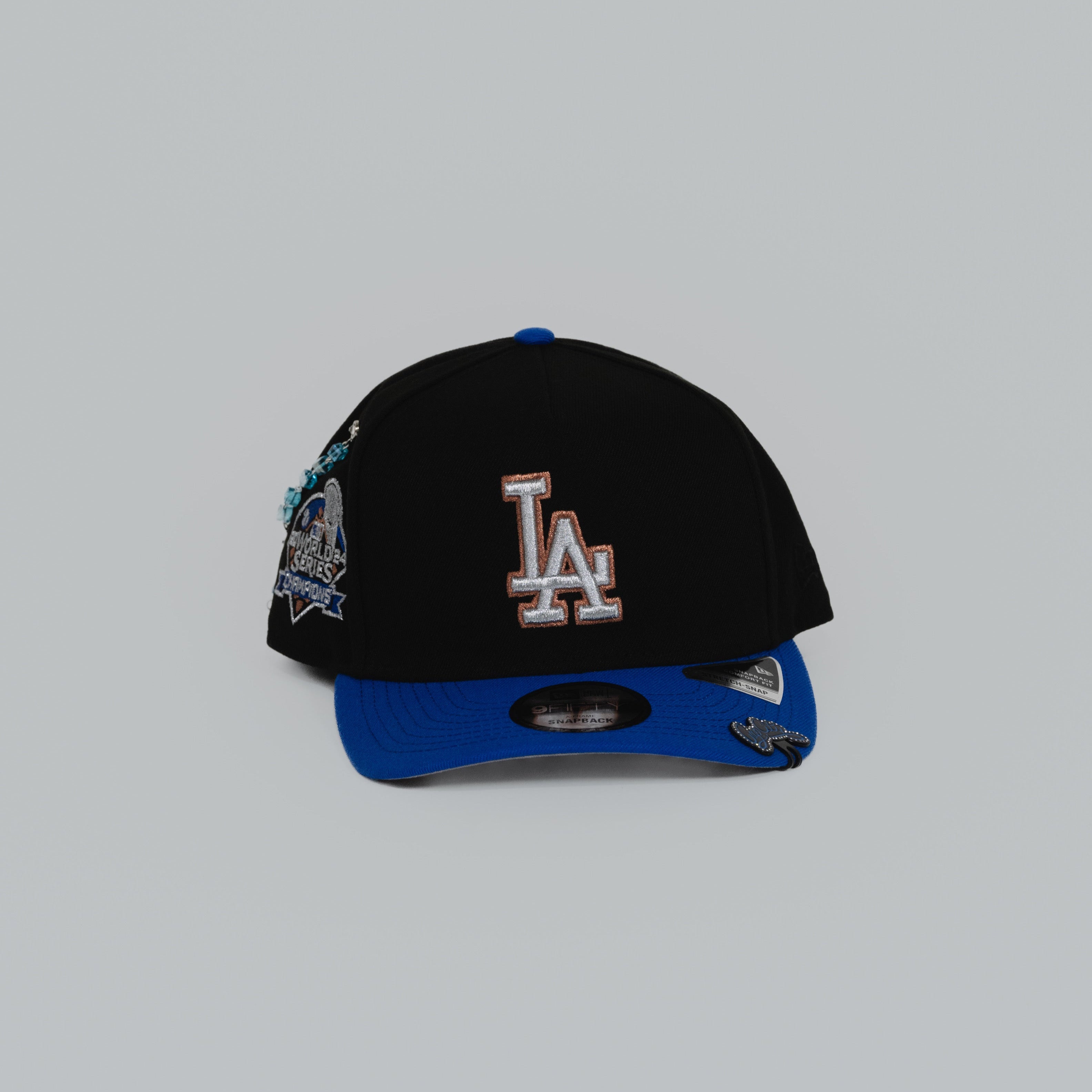 NEW ERA EXCLUSIVE 9FIFTY A-FRAME BLACK/ BLUE LOS ANGELES DODGERS SNAPBACK W/ 2024 WORLD SERIES CHAMPIONS SIDE PATCH