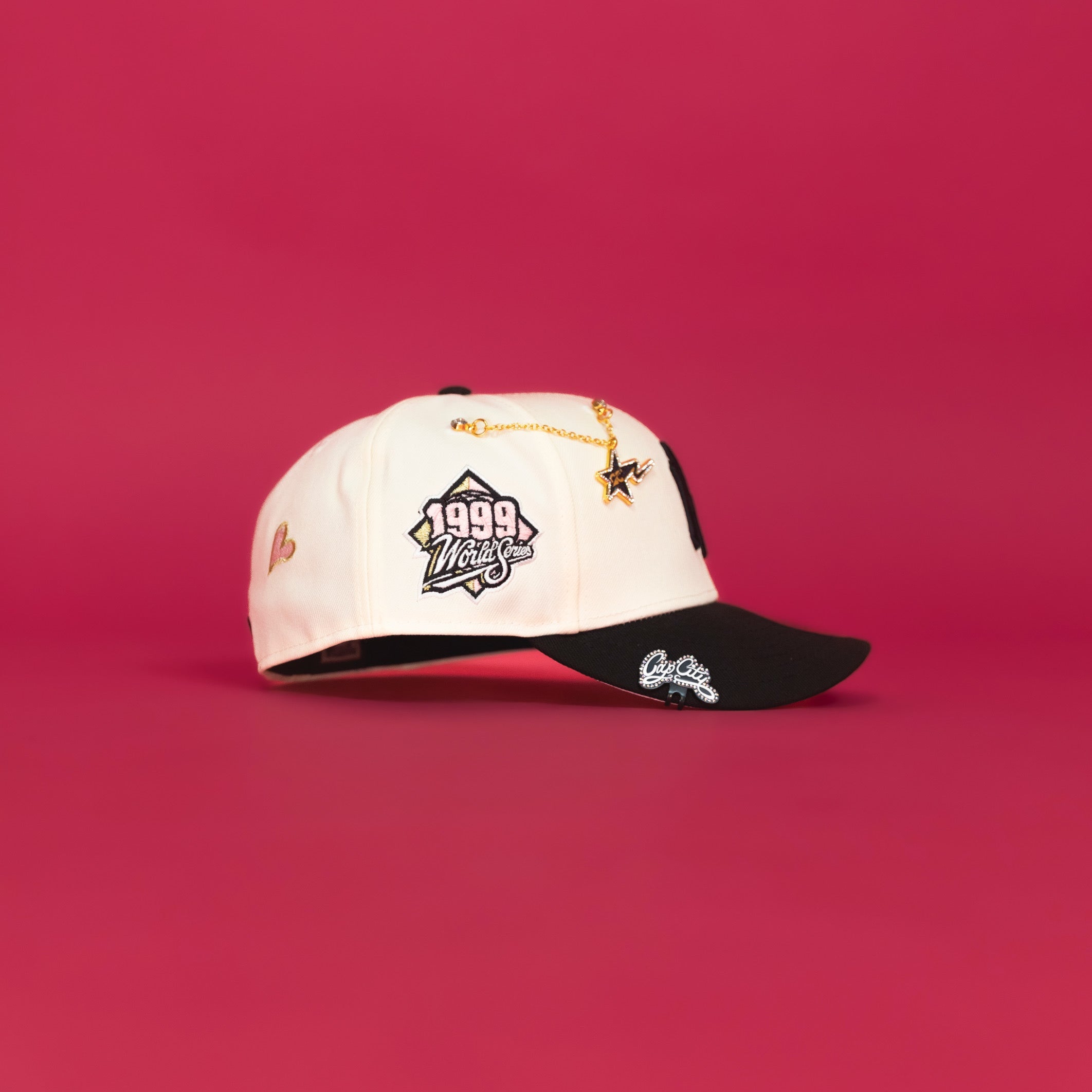 NEW ERA EXCLUSIVE 59FIFTY CHROME/ BLACK NEW YORK YANKEES W/ PINK HEART + 1999 WORLD SERIES SIDE PATCH