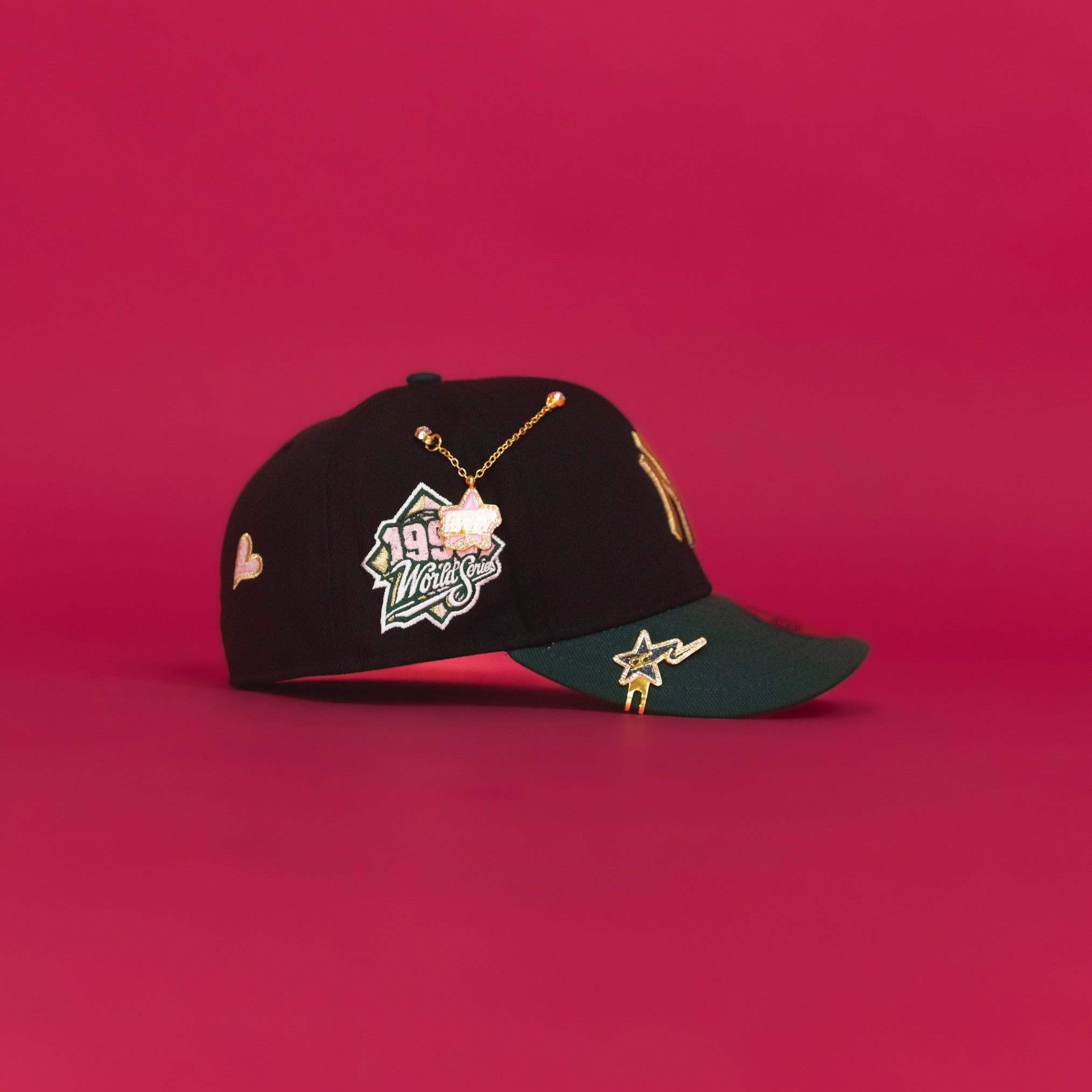 NEW ERA EXCLUSIVE 59FIFTY BLACK/PINE GREEN NEW YORK YANKEES W/ PINK HEART + 1999 WORLD SERIES SIDE PATCH