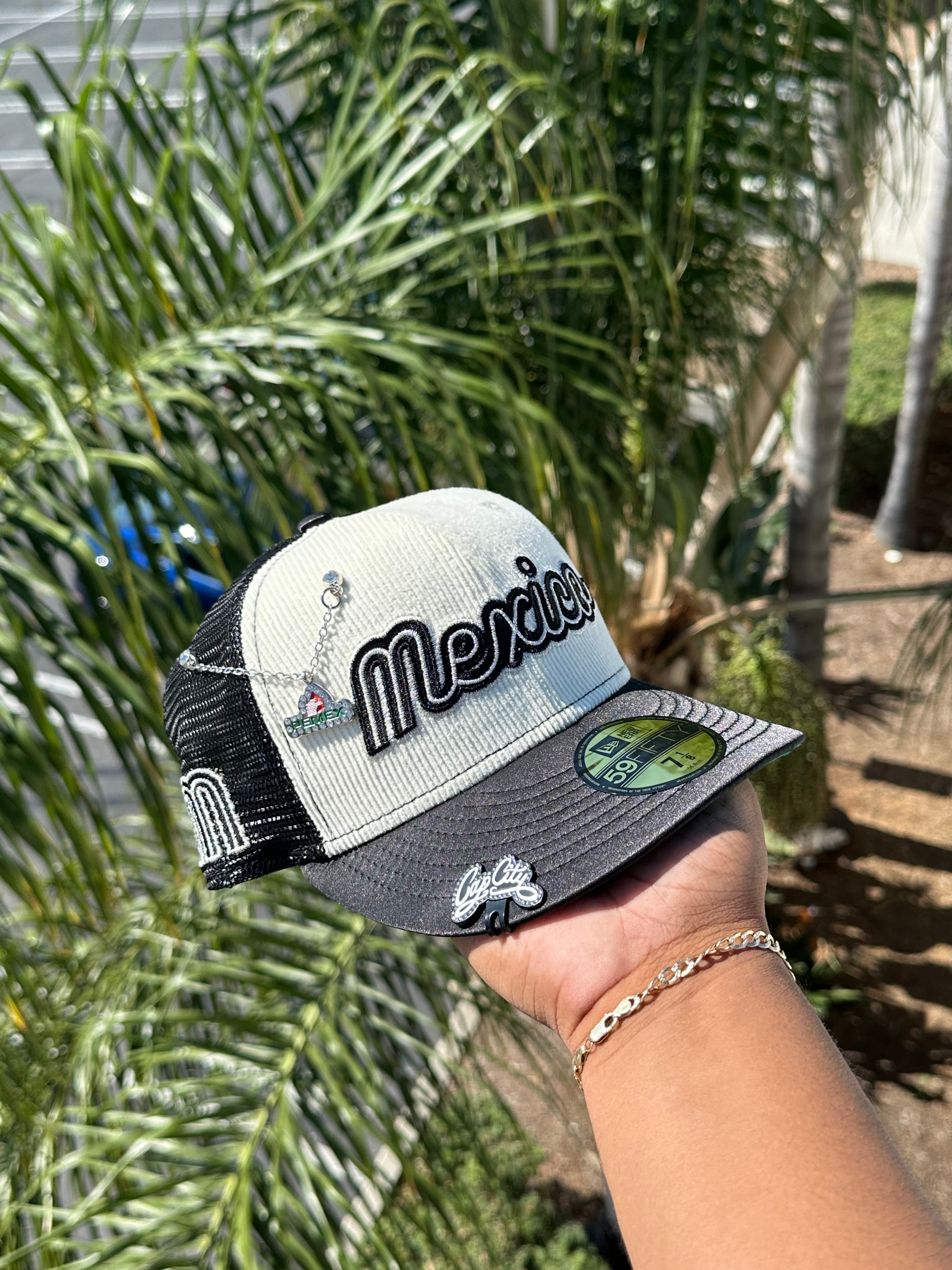 NEW ERA EXCLUSIVE 59FIFTY CHROME WHITE/SATIN MEXICO SCRIPT MESHBACK W/ MEXICO LOGO PATCH
