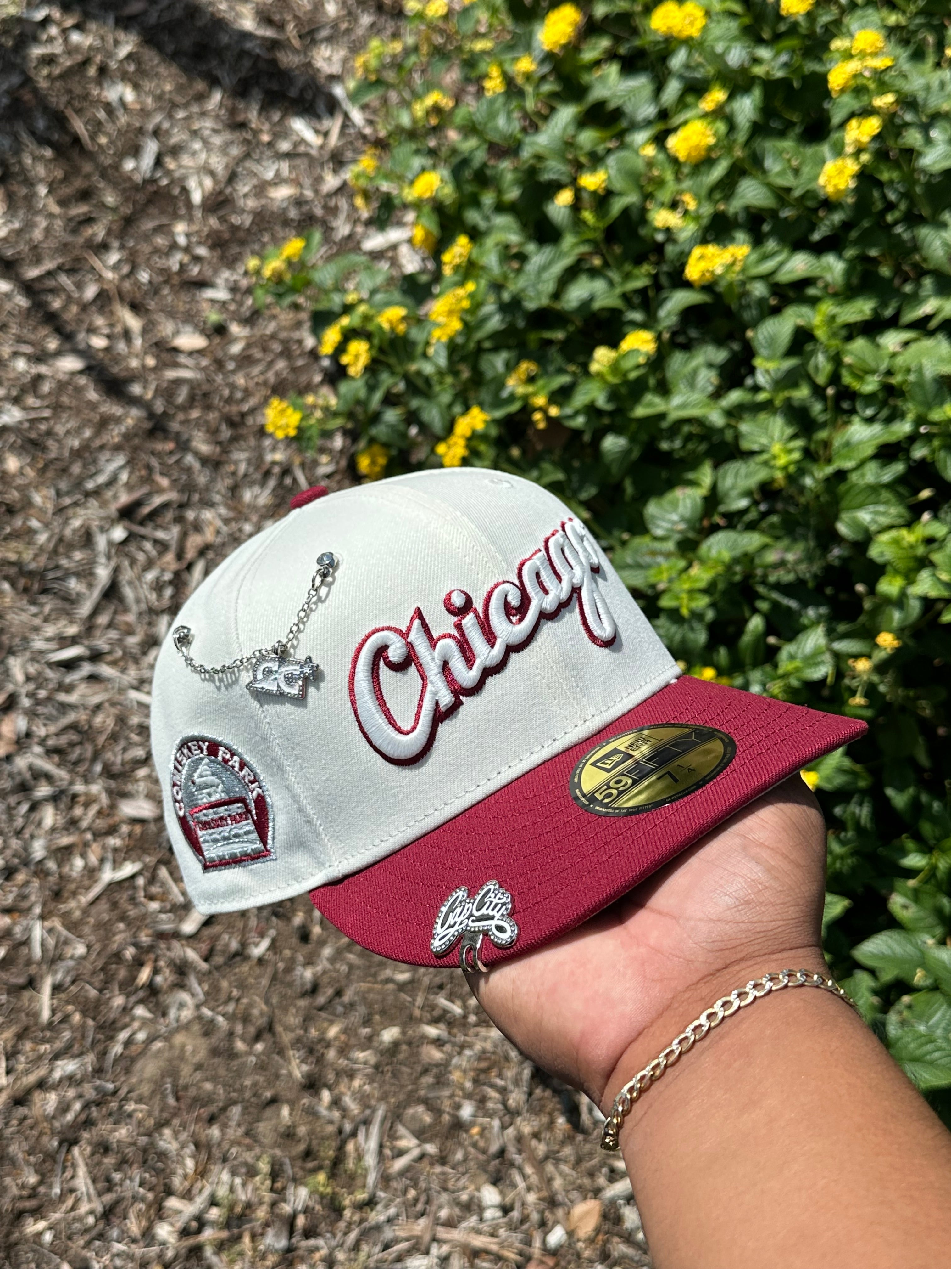 NEW ERA EXCLUSIVE 59FIFTY CHROME WHITE/BURGUNDY CHICAGO WHITE SOX SCRIPT W/ COMISKEY PARK SIDE PATCH