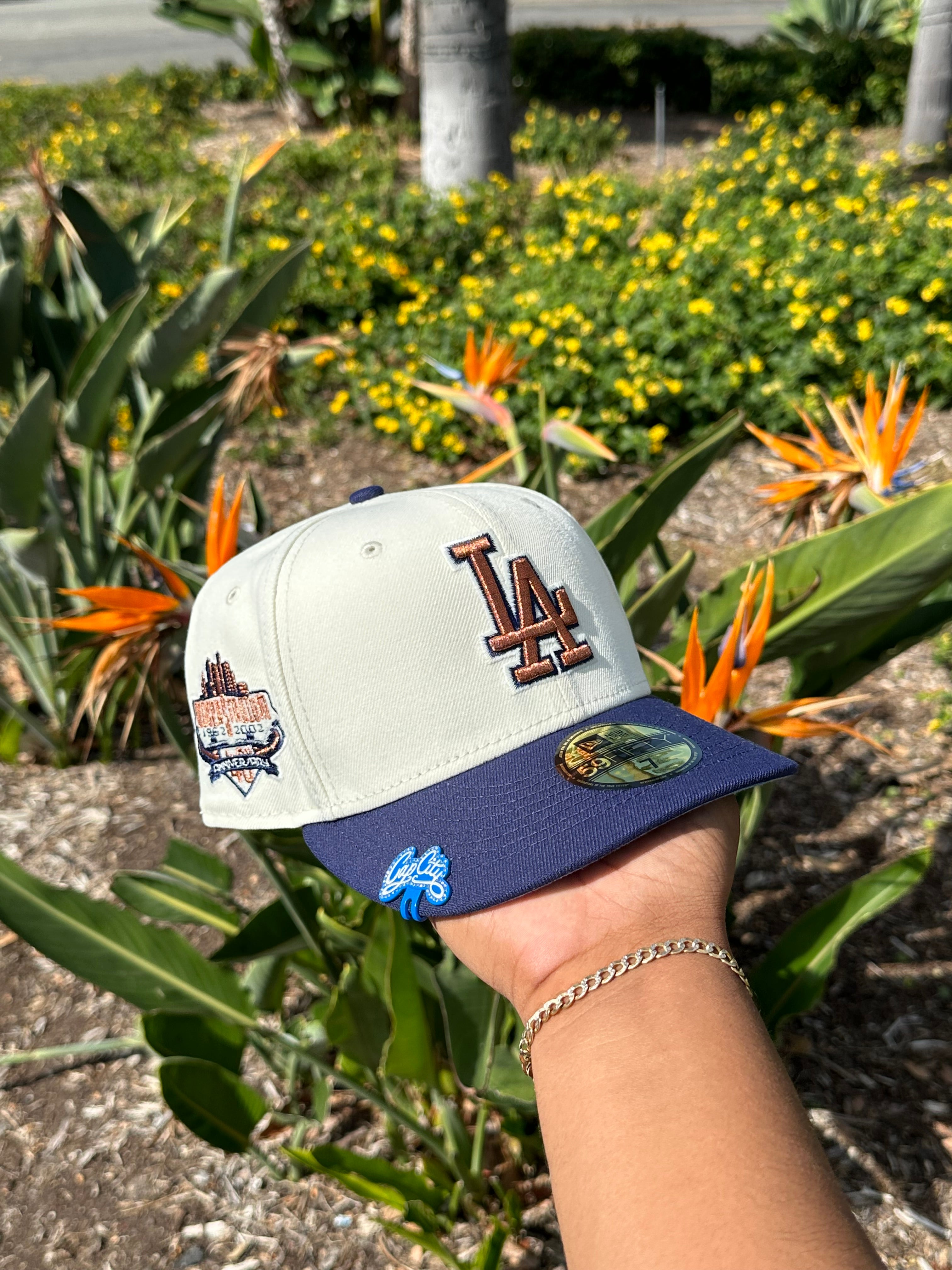 NEW ERA EXCLUSIVE 59FIFTY CHROME WHITE/NAVY LOS ANGELES DODGERS W/ 40TH ANNIVERSARY SIDE PATCH