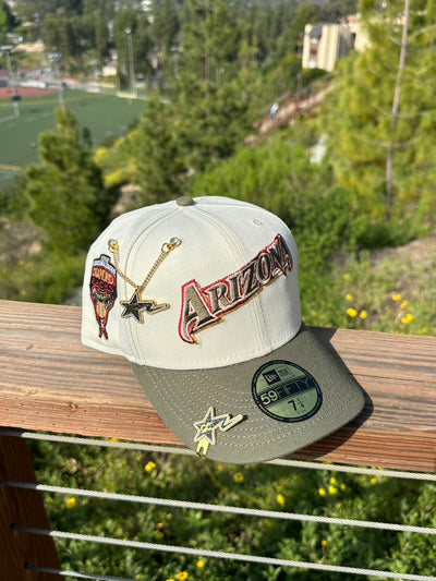 NEW ERA EXCLUSIVE 59FIFTY CHROME WHITE/OLIVE GREEN ARIZONA DIAMONDBACKS W/ 1998 INAUGURAL SEASON PATCH (MAROON UV)