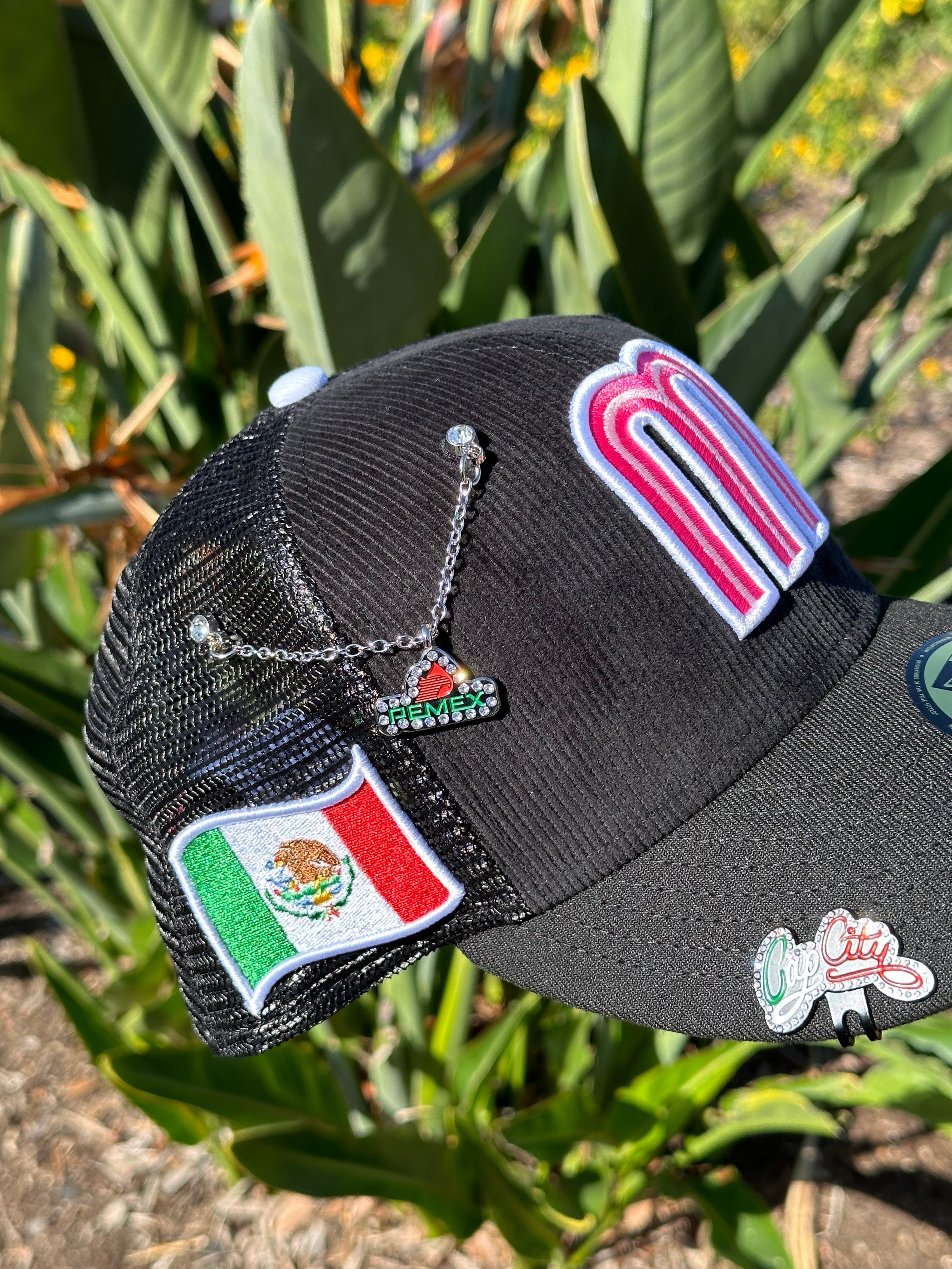 NEW ERA EXCLUSIVE 59FIFTY CORDUROY/BLACK MEXICO MESHBACK W/ MEXICO FLAG PATCH