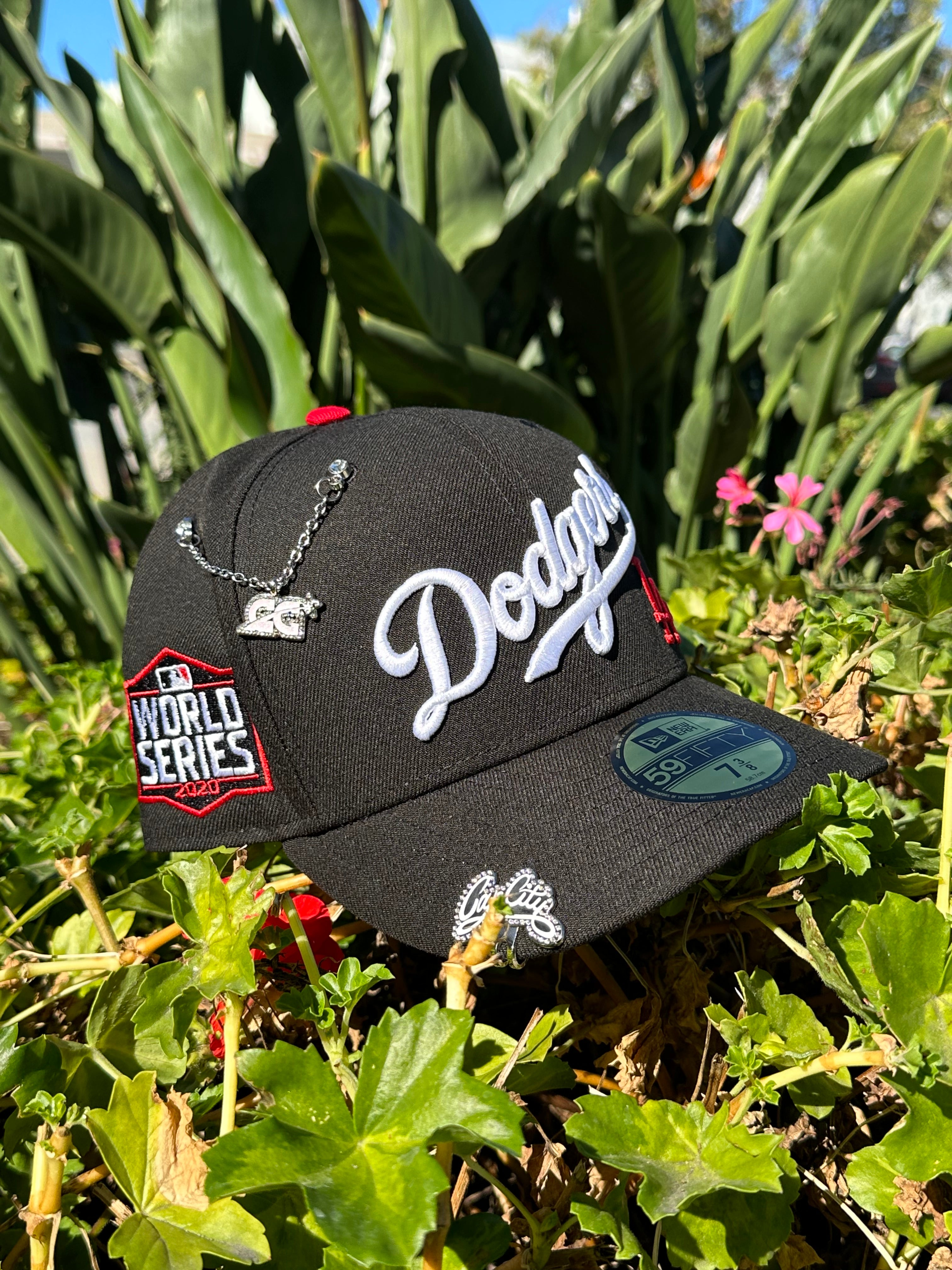 NEW ERA 59FIFTY BLACK LOS ANGELES DODGERS SCRIPT W/ 2020 WORLD SERIES SIDE PATCH