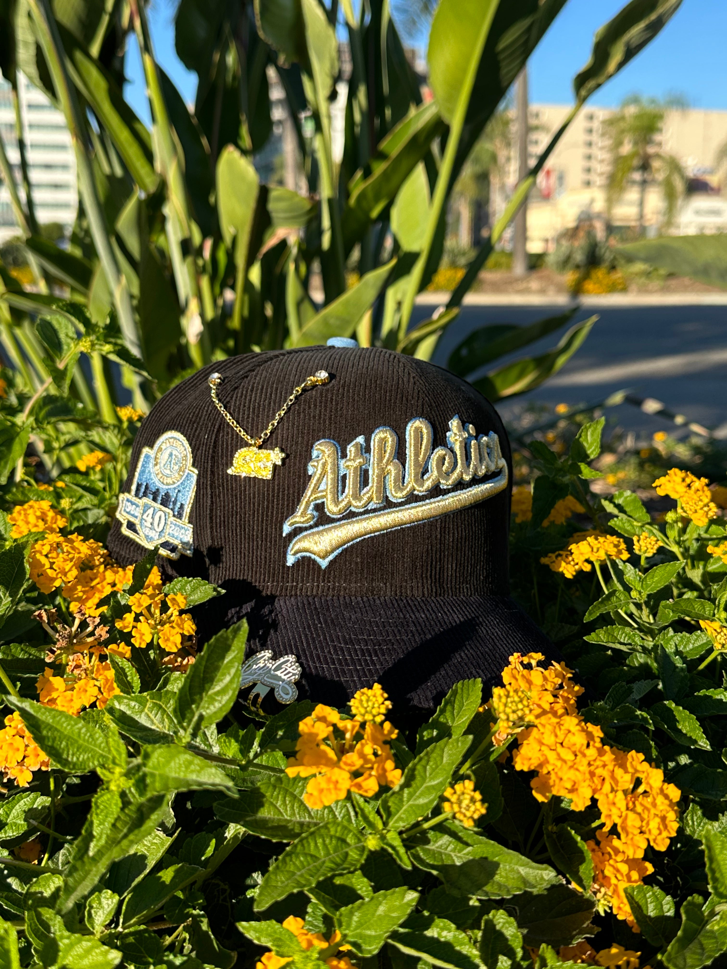 NEW ERA EXCLUSIVE 59FIFTY BLACK/NAVY CORDUROY OAKLAND ATHLETICS SCRIPT W/ 40TH ANNIVERSARY PATCH