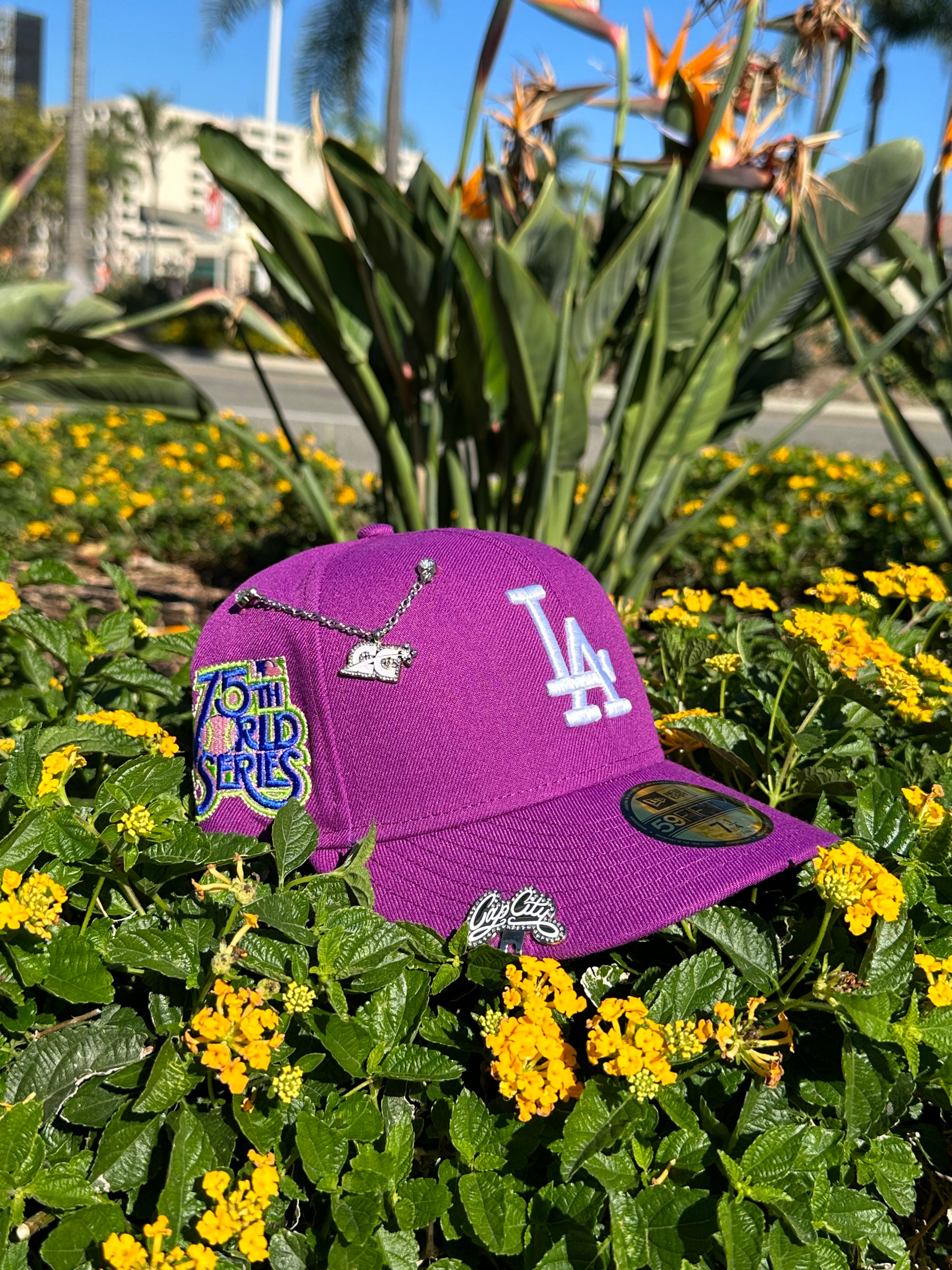 EXCLUSIVO NEW ERA 59FIFTY CERRADA PURPLE LOS ANGELES DODGERS CON PARCHE DE LA 75.ª SERIE MUNDIAL
