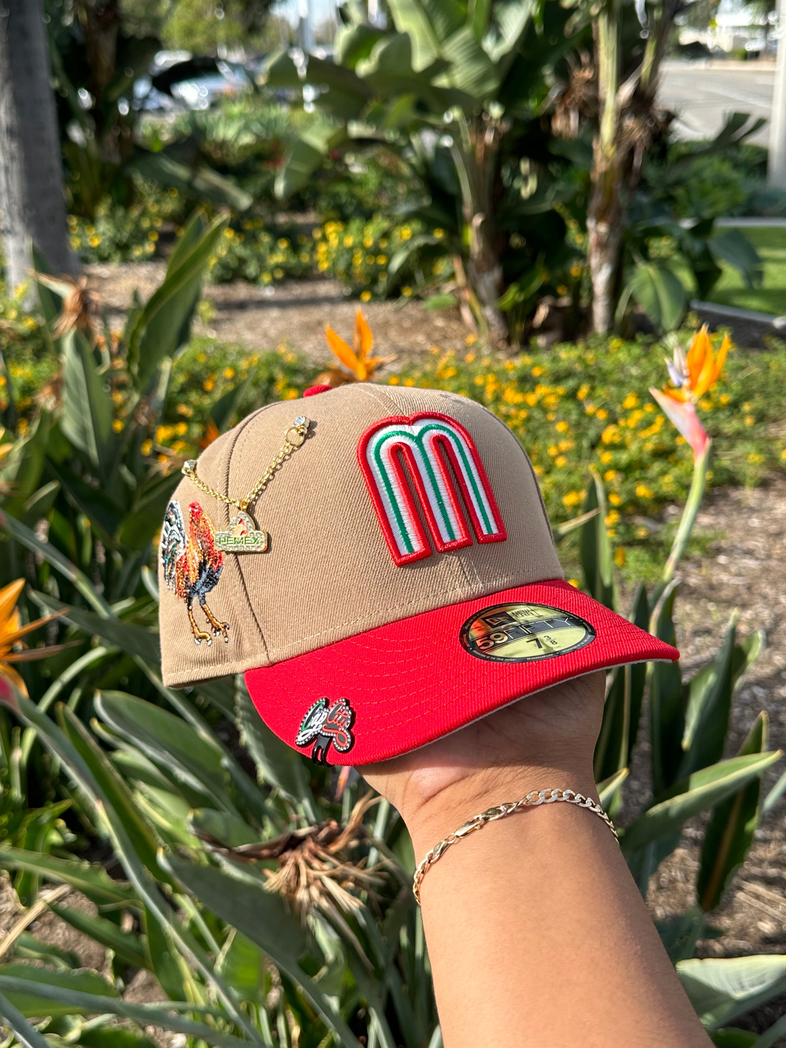 NEW ERA EXCLUSIVE 59FIFTY KHAKI/RED MEXICO 2TONE W/ "EL GALLO" SIDE PATCH