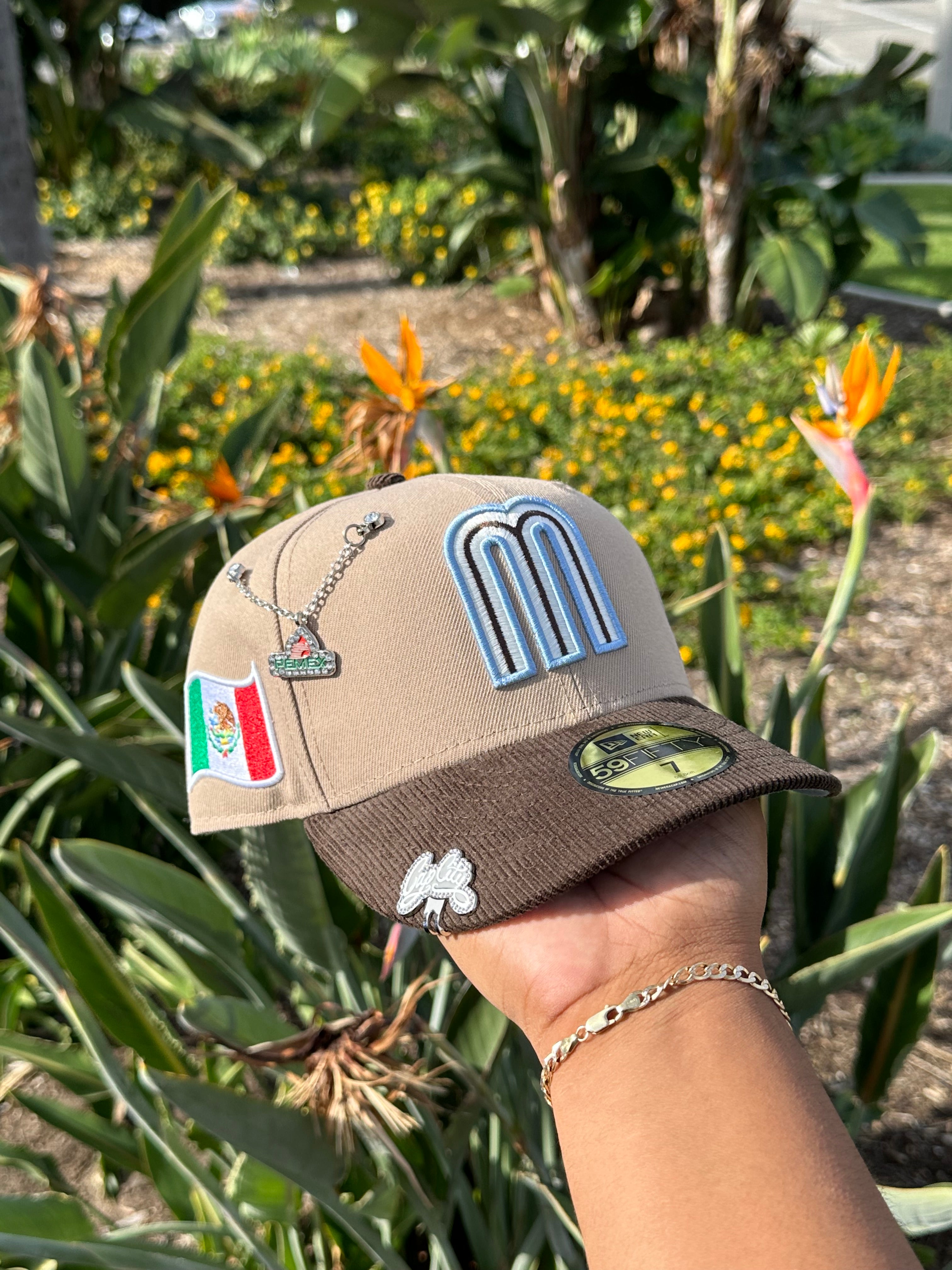 NEW ERA EXCLUSIVE 59FIFTY KHAKI/BROWN CORDUROY MEXICO 2TONE W/ MEXICO FLAG PATCH
