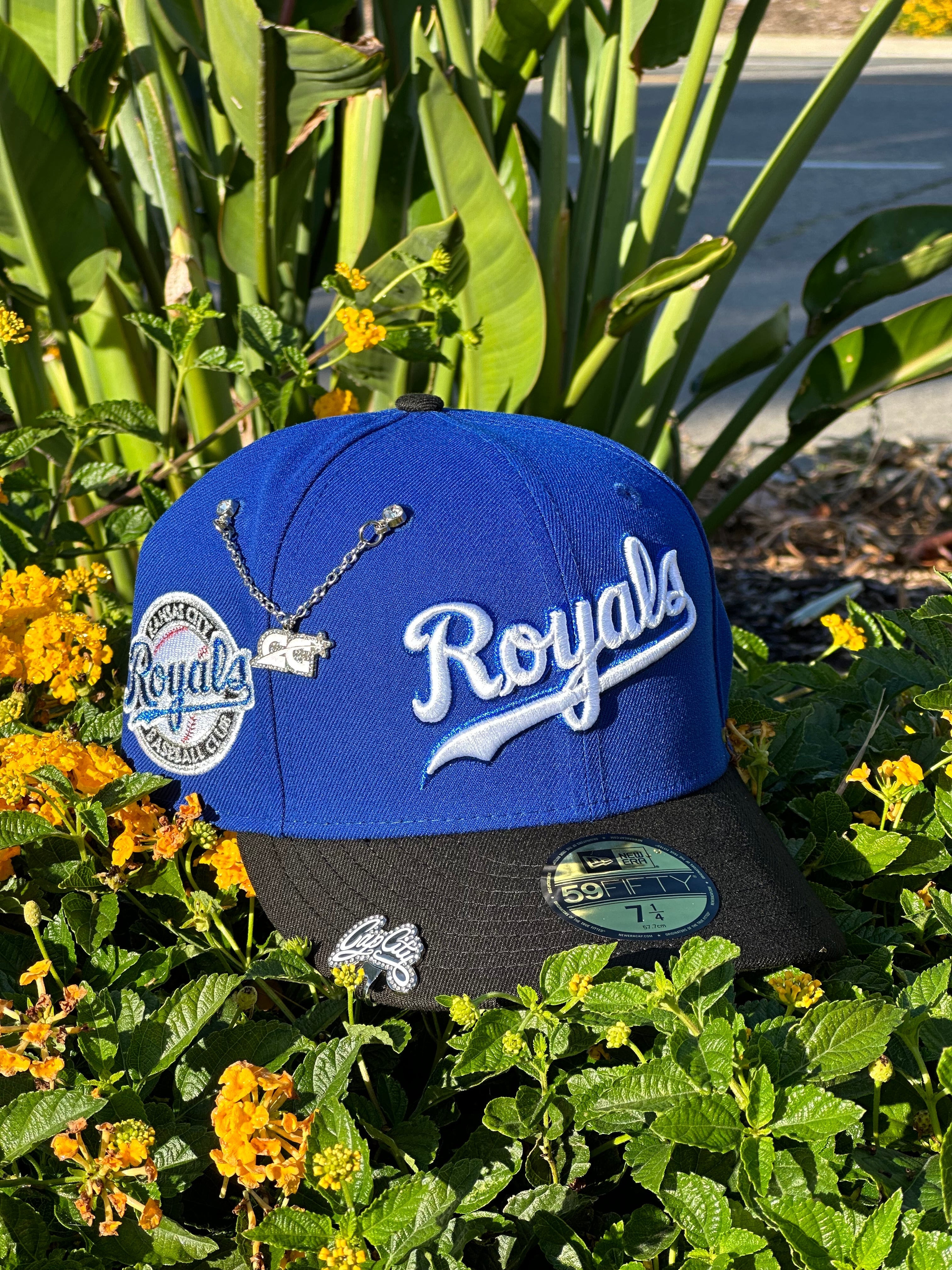 NEW ERA EXCLUSIVE 59FIFTY BLUE/BLACK KANSAS CITY ROYALS SCRIPT W/ "ROYALS" LOGO SIDE PATCH