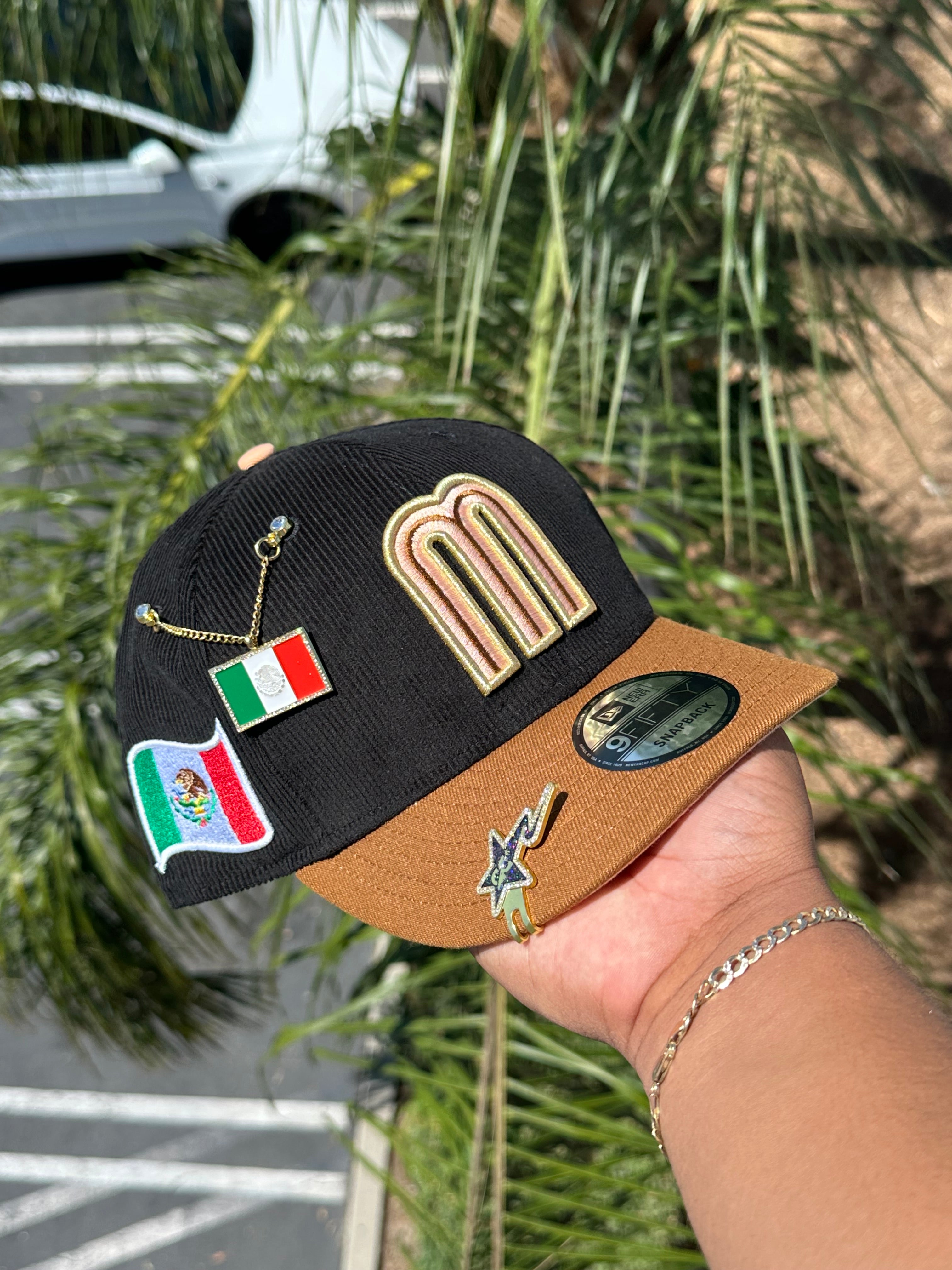 NEW ERA EXCLUSIVE 9FIFTY CORDUROY/KHAKI MEXICO TWO TONE SNAPBACK W/ MEXICO FLAG SIDE PATCH