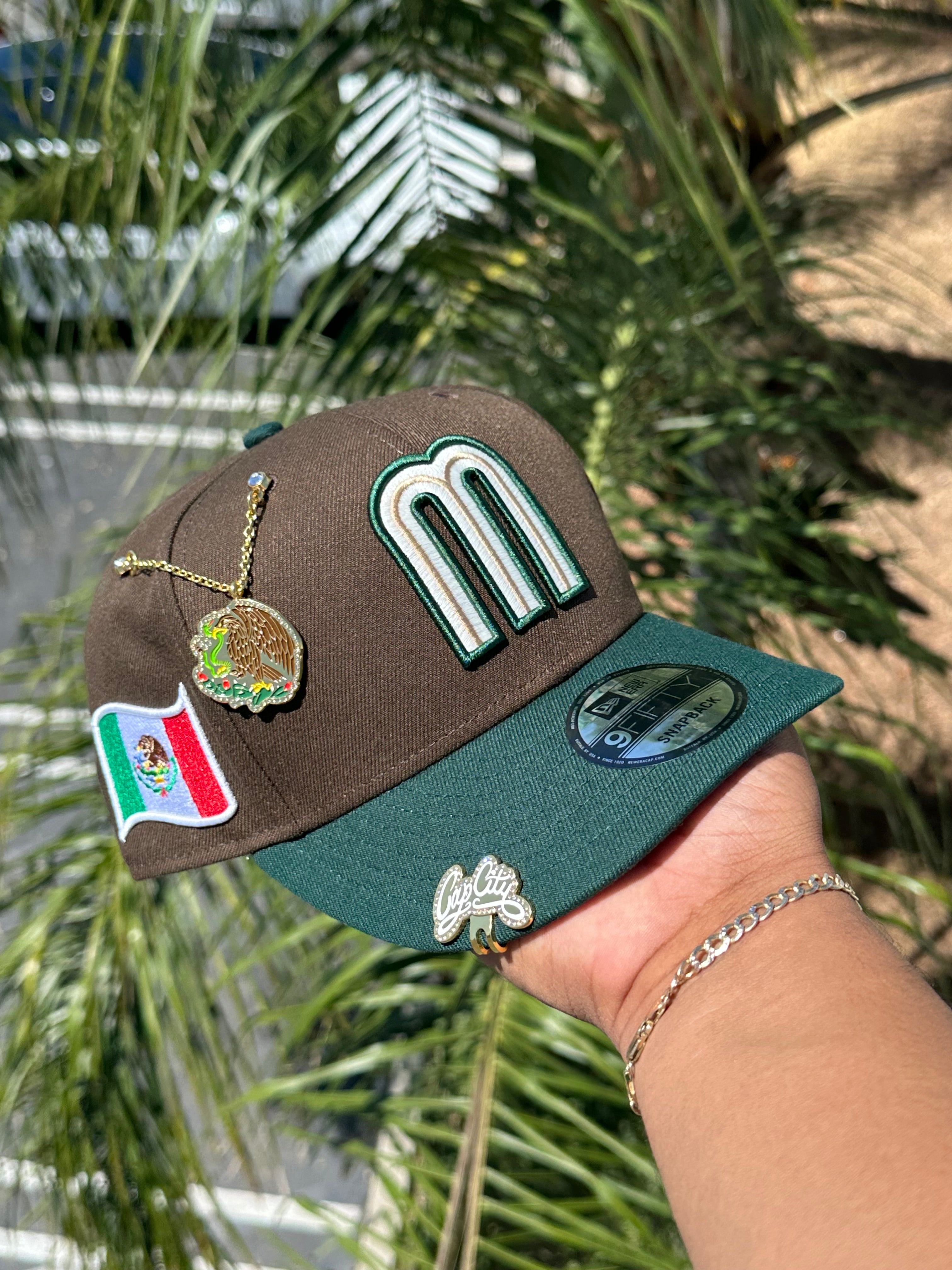 NEW ERA EXCLUSIVE 9FIFTY MOCHA/FOREST GREEN MEXICO TWO TONE SNAPBACK W/ MEXICO FLAG SIDE PATCH