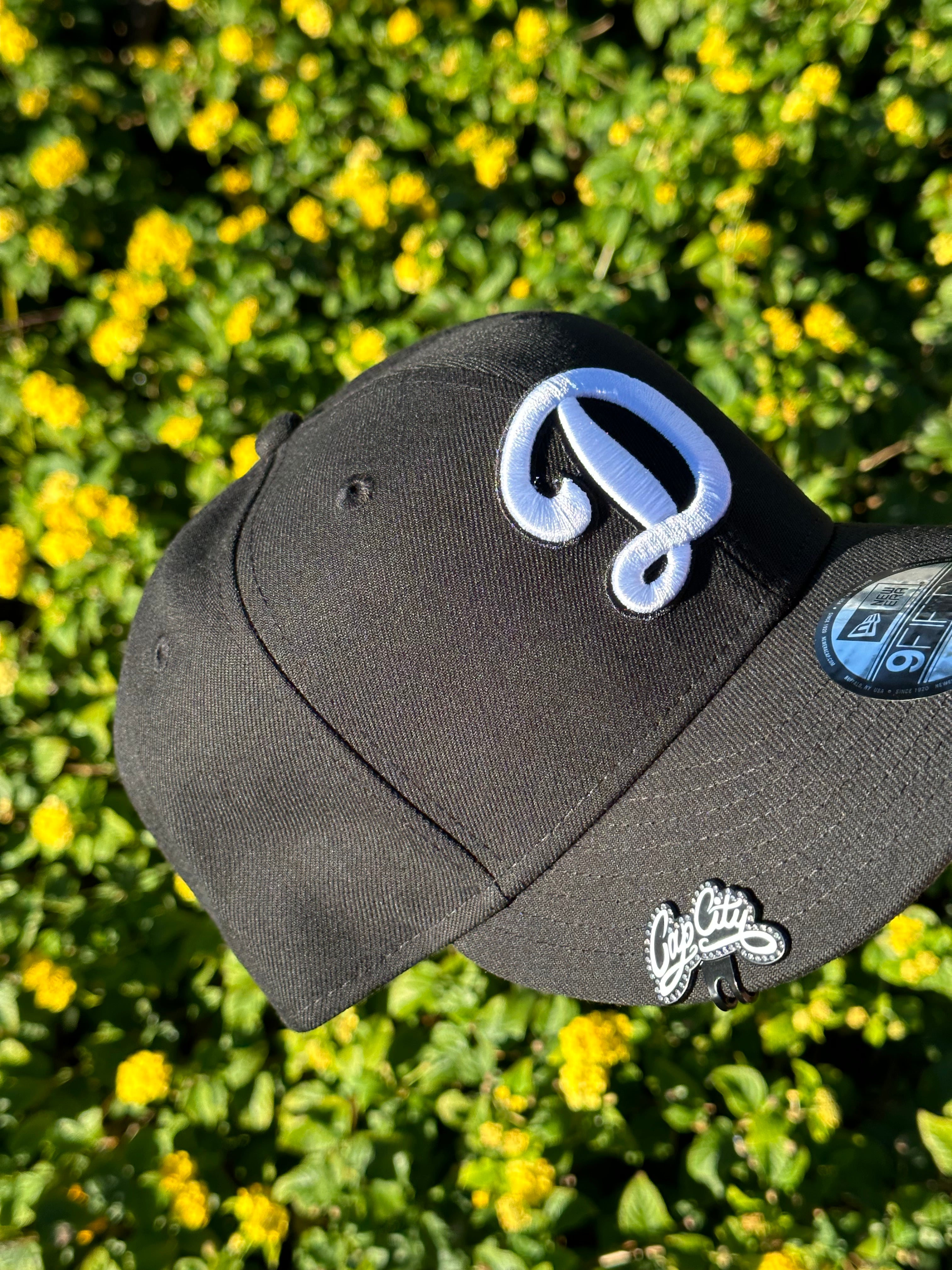 NEW ERA EXCLUSIVE 9FIFTY BLACK LOS ANGELES DODGERS SNAPBACK