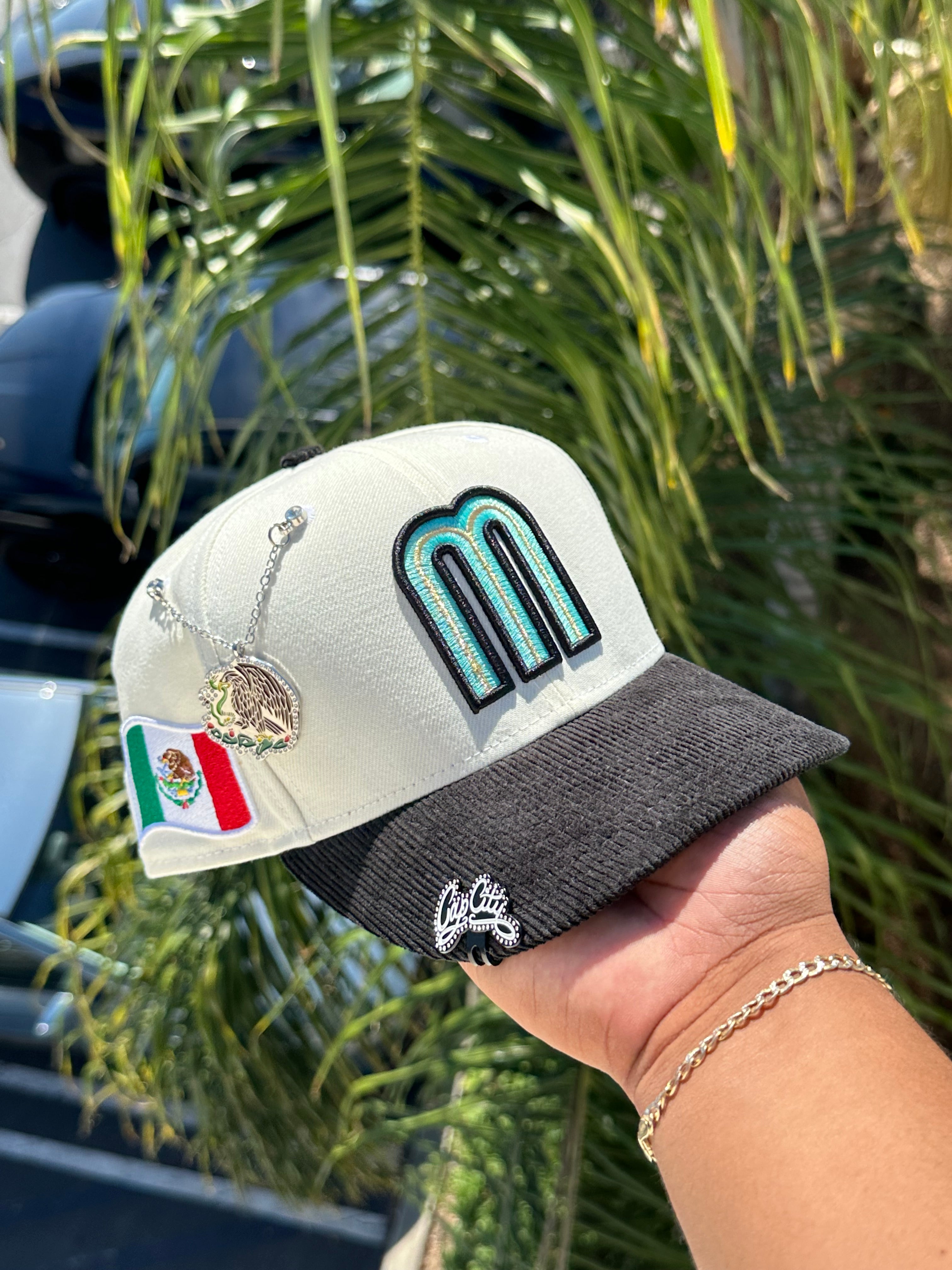 NEW ERA EXCLUSIVE 9FIFTY CHROME WHITE/CORDUROY MEXICO TWO TONE SNAPBACK W/ MEXICO FLAG SIDE PATCH