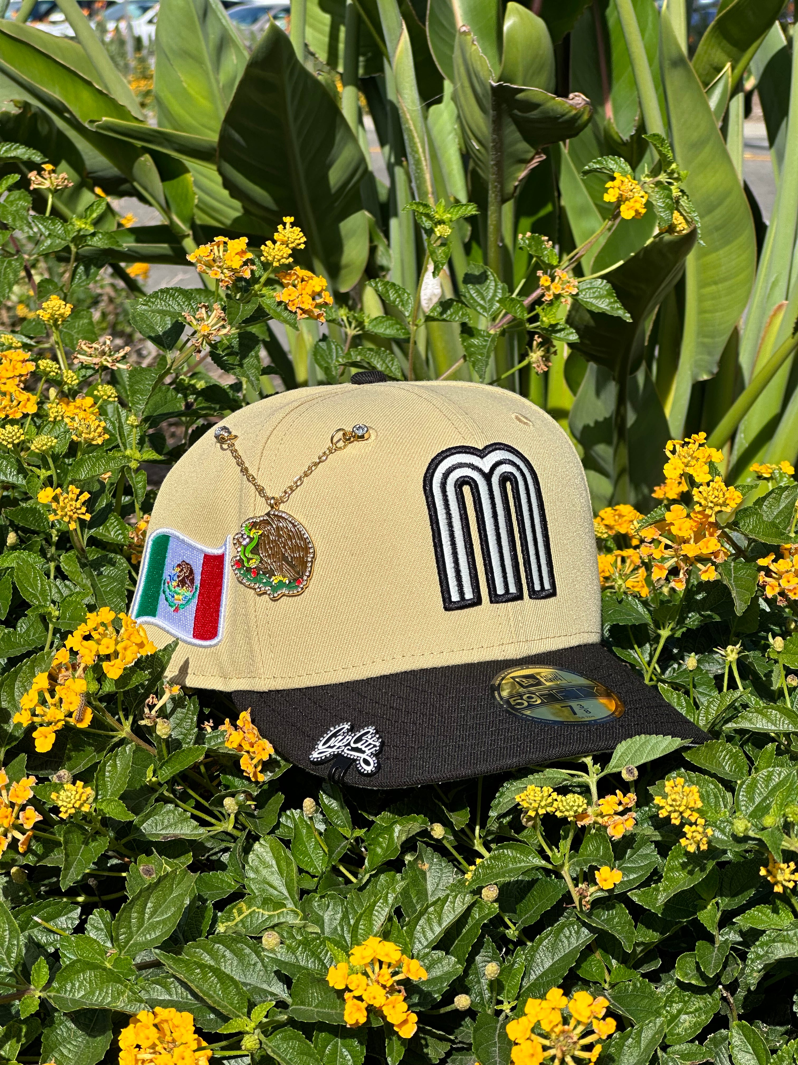 NEW ERA EXCLUSIVE 59FIFTY VEGAS GOLD/BLACK MEXICO W/ MEXICO SIDE PATCH