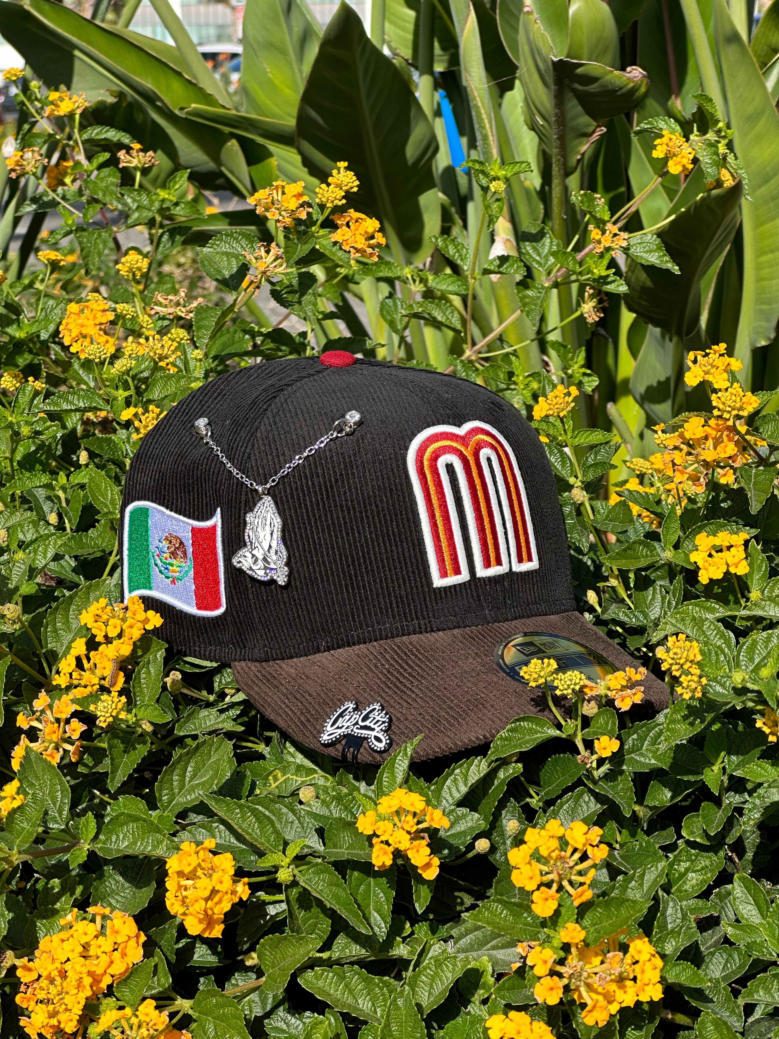 NEW ERA EXCLUSIVE 59FIFTY BLACK/BROWN CORDUROY MEXICO W/ MEXICO FLAG SIDE PATCH