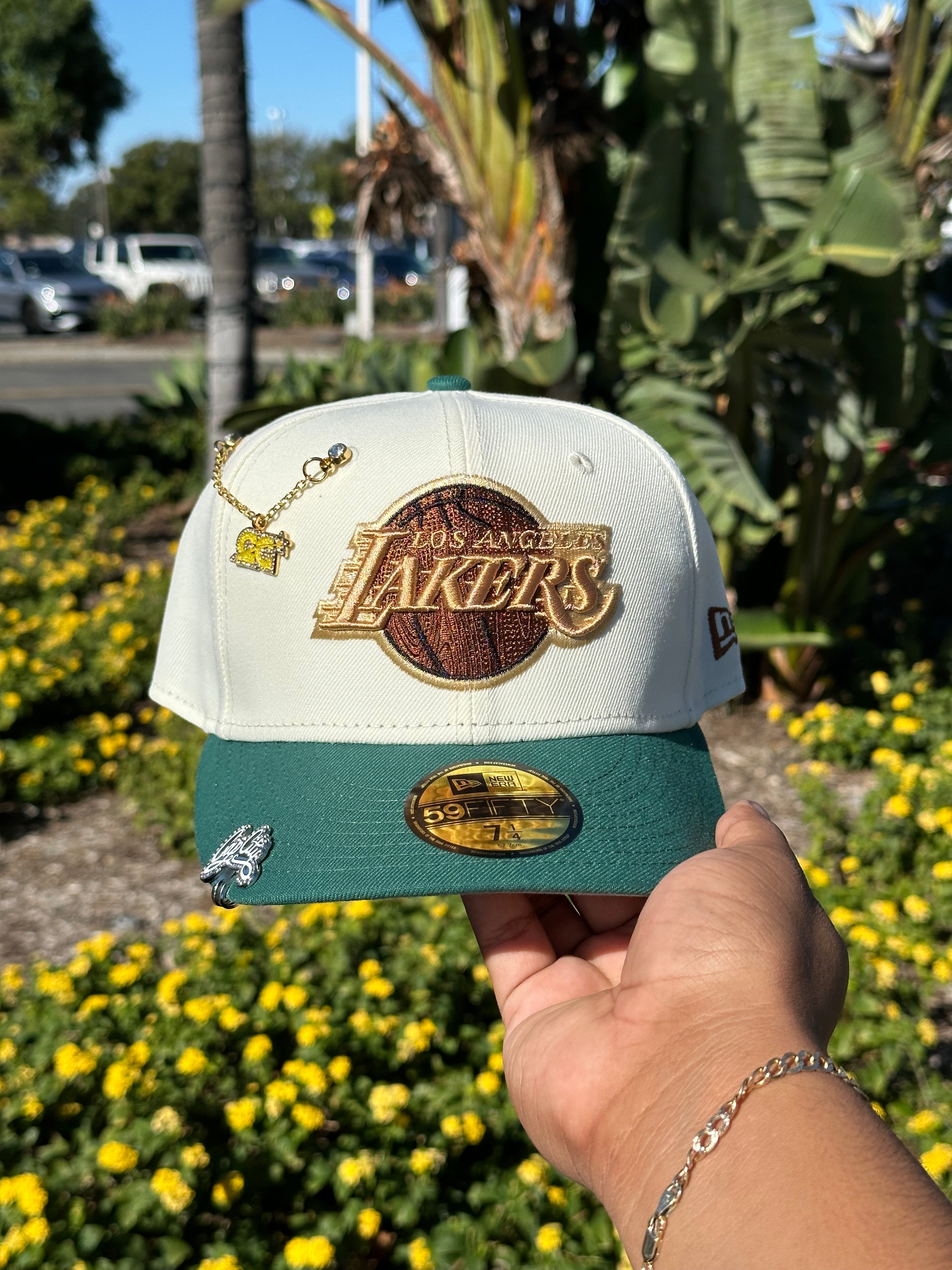 NEW ERA EXCLUSIVE 59FIFTY CHROME WHITE/GREEN LOS ANGELES LAKERS TWO TONE