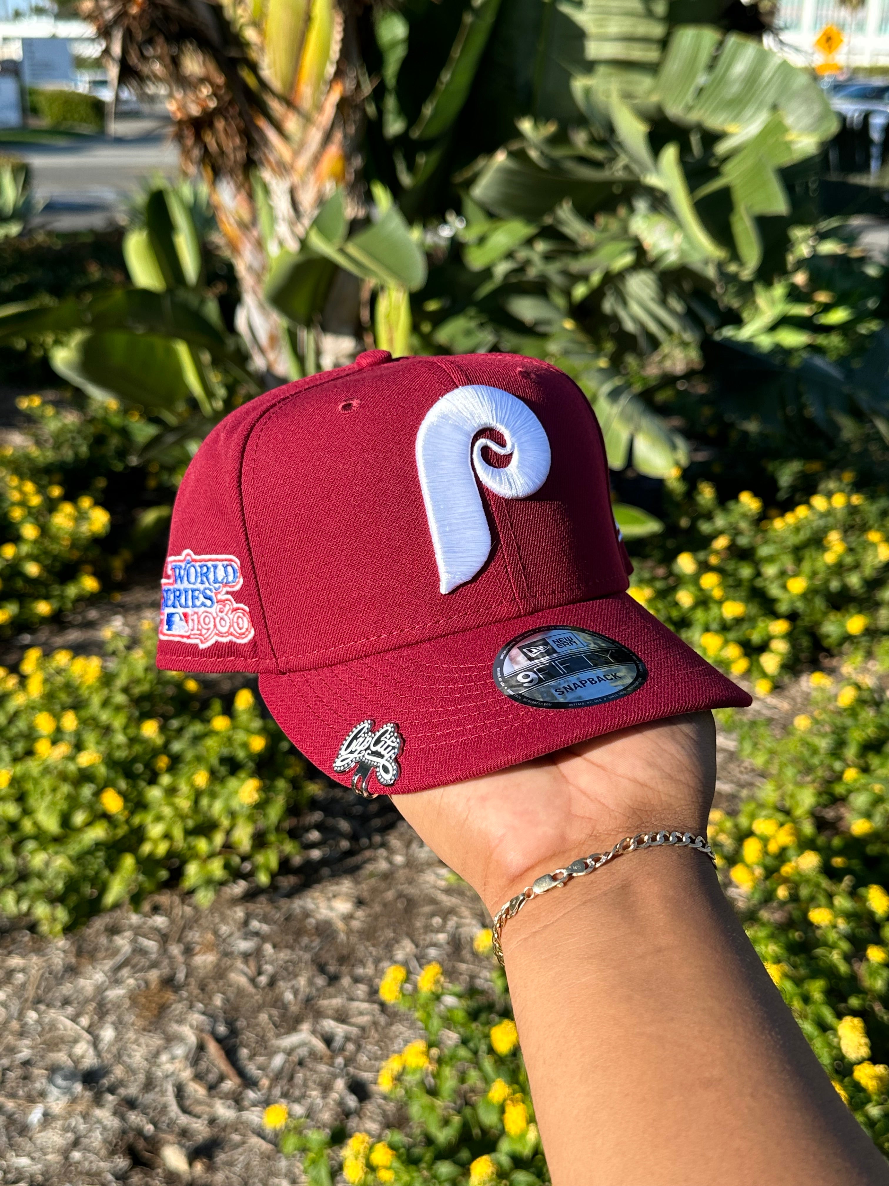 NEW ERA EXCLUSIVE 9FIFTY BURGUNDY PHILADELPHIA PHILLIES SNAPBACK W/ 1980 WORLD SERIES PATCH