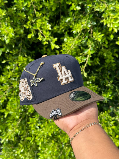 NEW ERA EXCLUSIVE 9FIFTY NAVY/WALNUT LOS ANGELES DODGERS SNAPBACK W/ 75TH WORLD SERIES PATCH (LIGHT BROWN UV)