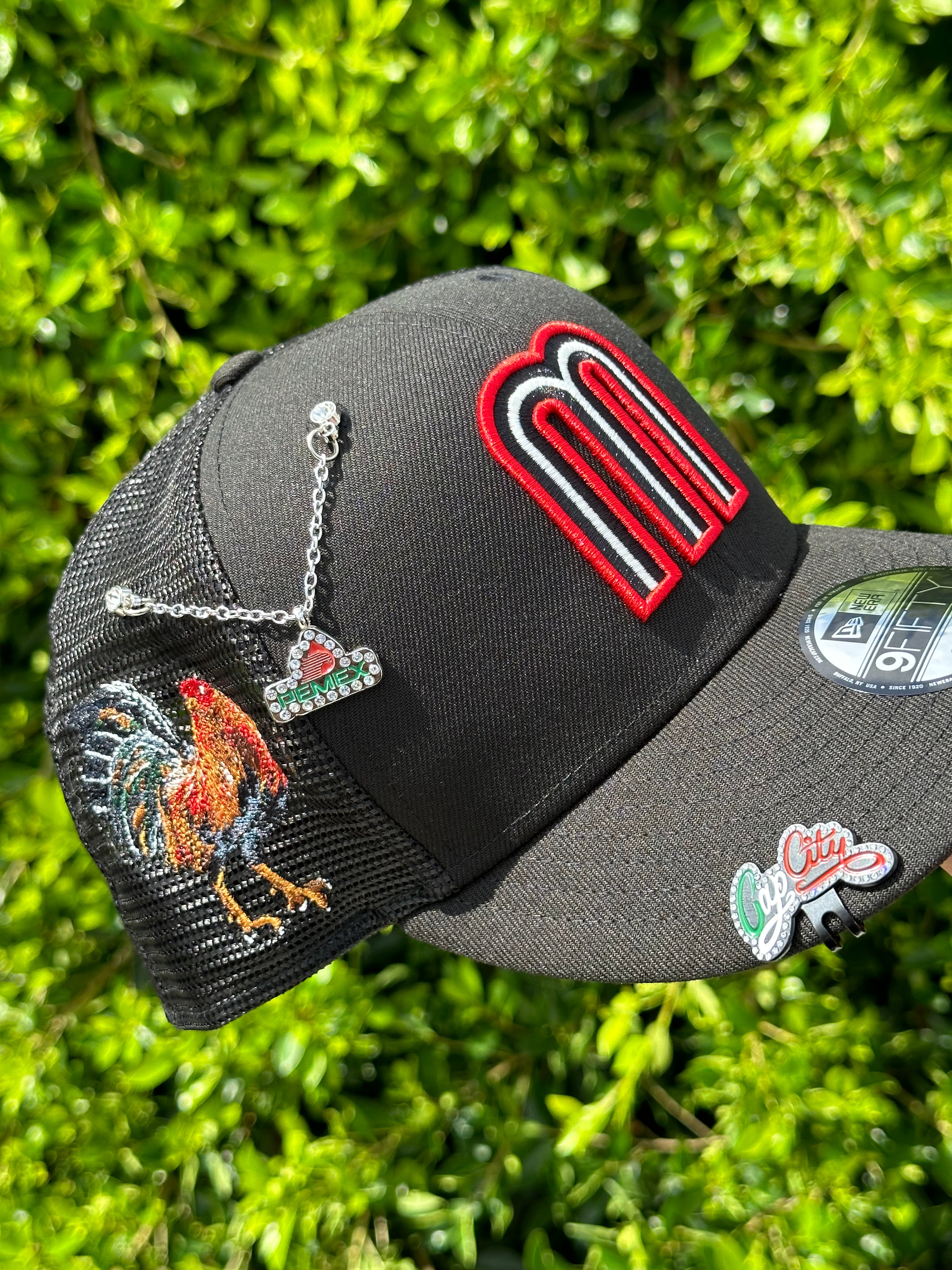 NEW ERA EXCLUSIVE 9FIFTY BLACK MEXICO MESHBACK SNAPBACK W/ EL GALLO SIDE PATCH