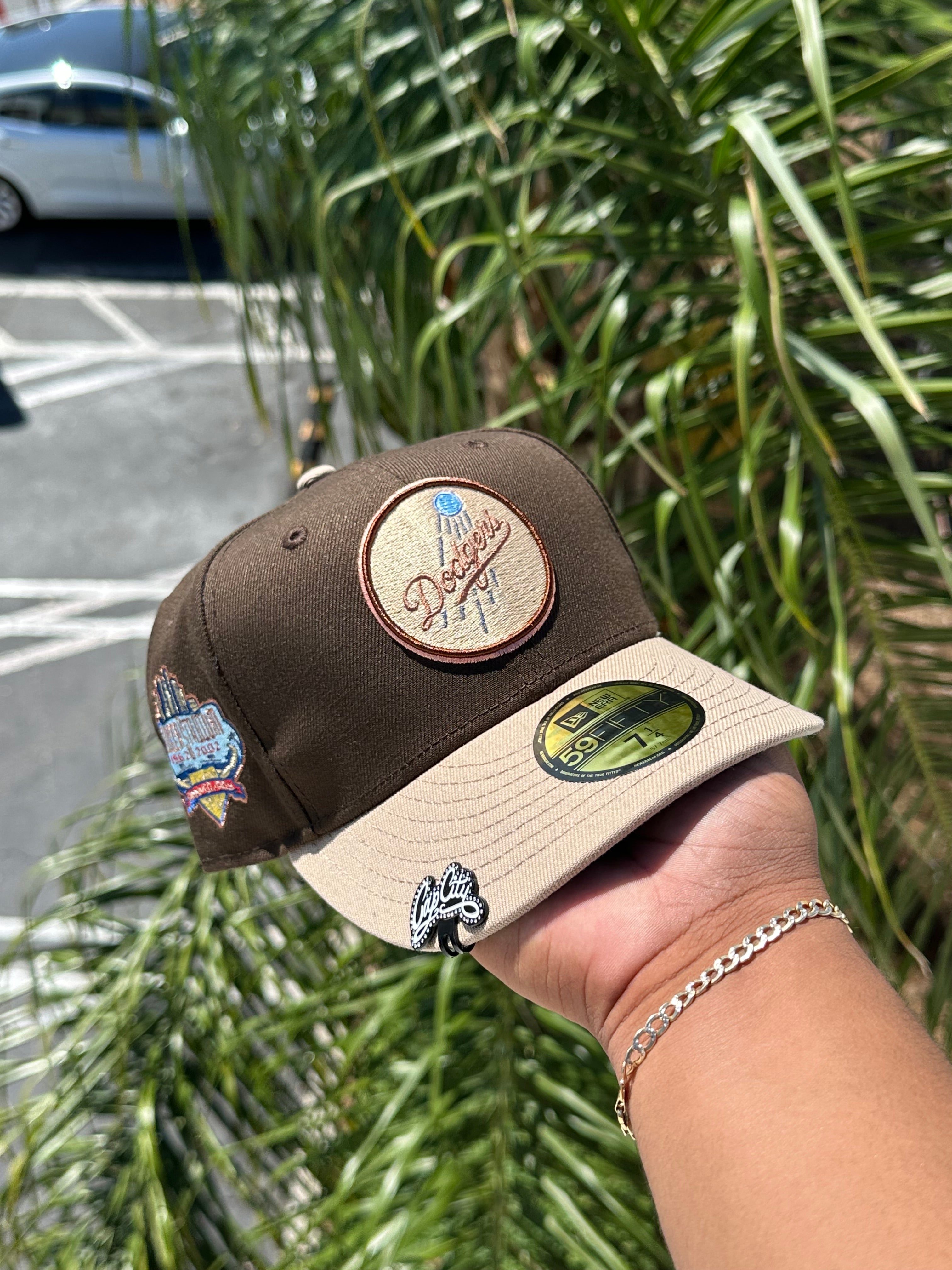 NEW ERA EXCLUSIVE 59FIFTY MOCHA/CREAM LOS ANGELES DODGERS W/ 40TH ANNIVERSARY PATCH