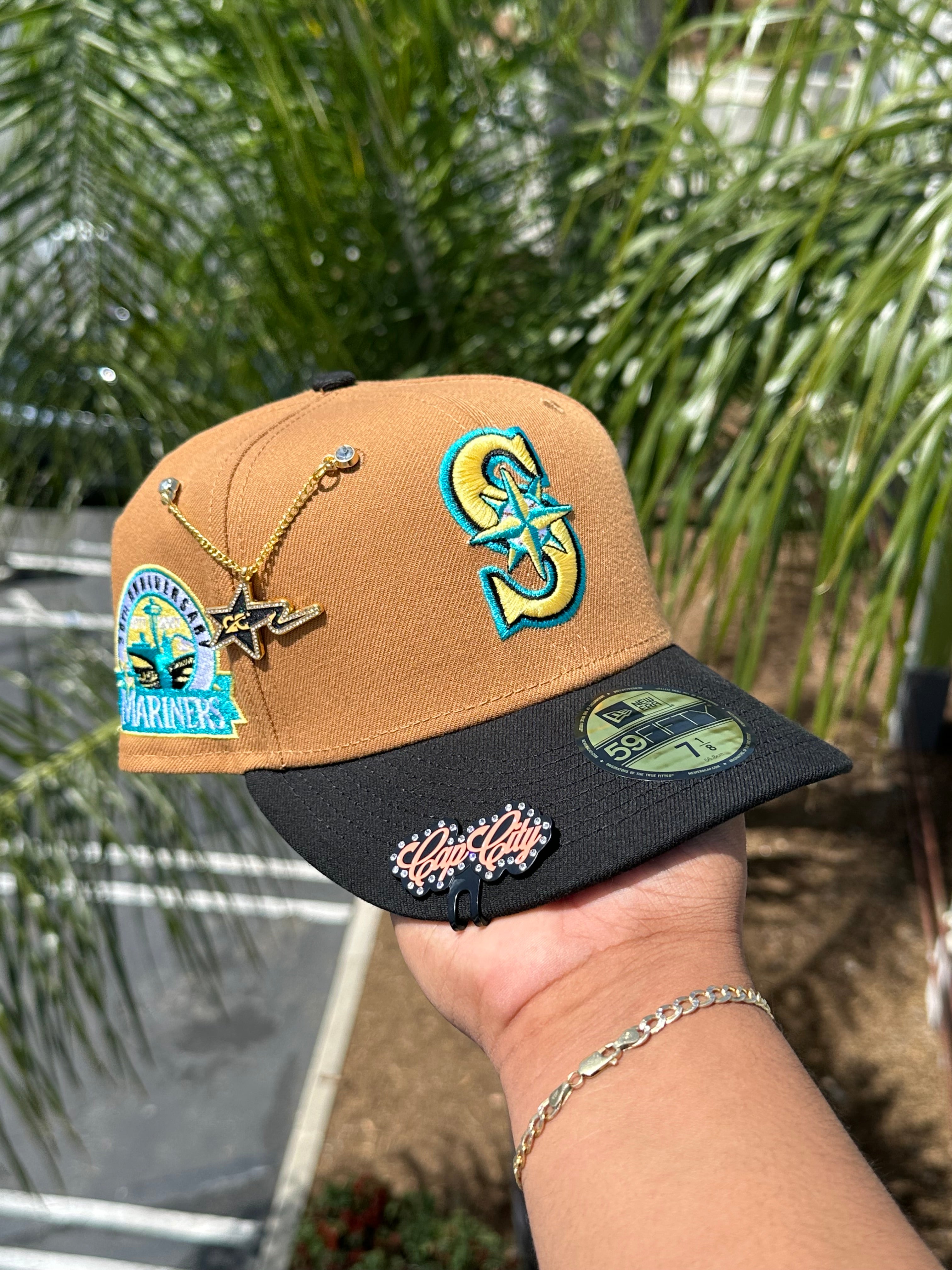 NEW ERA EXCLUSIVE 59FIFTY TAN/BLACK SEATTLE MARINERS W/ 30TH ANNIVERSARY PATCH
