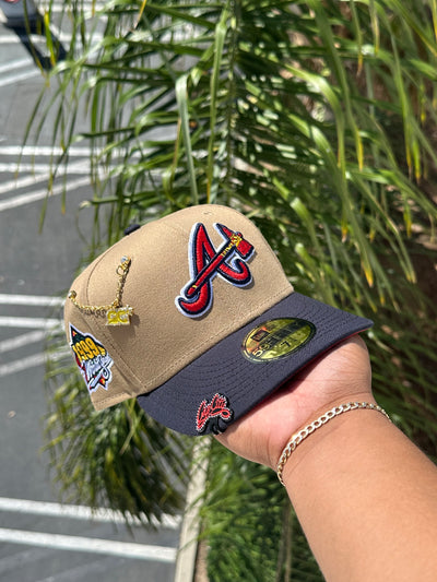 NEW ERA EXCLUSIVE 59FIFTY KHAKI/NAVY ATLANTA BRAVES W/ 1999 WORLD SERIES SIDE PATCH (RED UV) VERY LIMITED