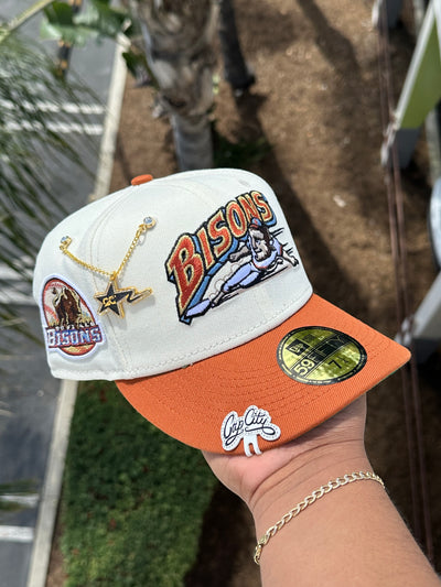NEW ERA EXCLUSIVE 59FIFTY CHROME WHITE/ORANGE BUFFALO BISONS W/ BUFFALO BISONS PATCH (GREEN UV)