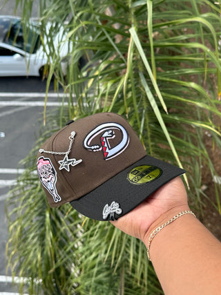 NEW ERA EXCLUSIVE 59FIFTY MOCHA/BLACK ARIZONA DIAMONDBACKS W/ 1998 INAUGURAL SEASON SIDEPATCH (PINK UV) VERY LIMITED