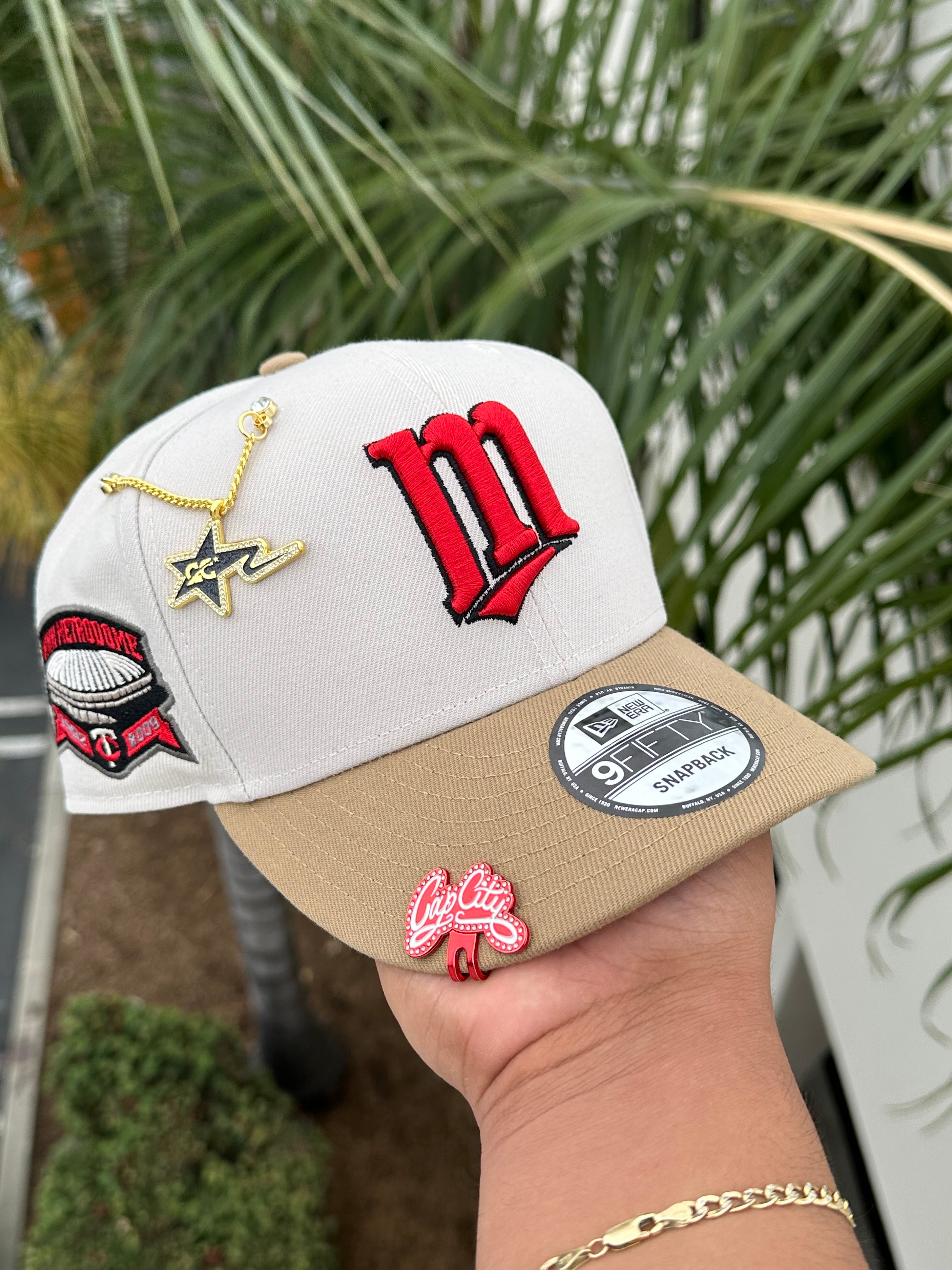 NEW ERA EXCLUSIVE 9FIFTY LIGHT GREY/KHAKI MINNESOTA TWINS SNAPBACK W/ 1982 HHH METRODOME PATCH